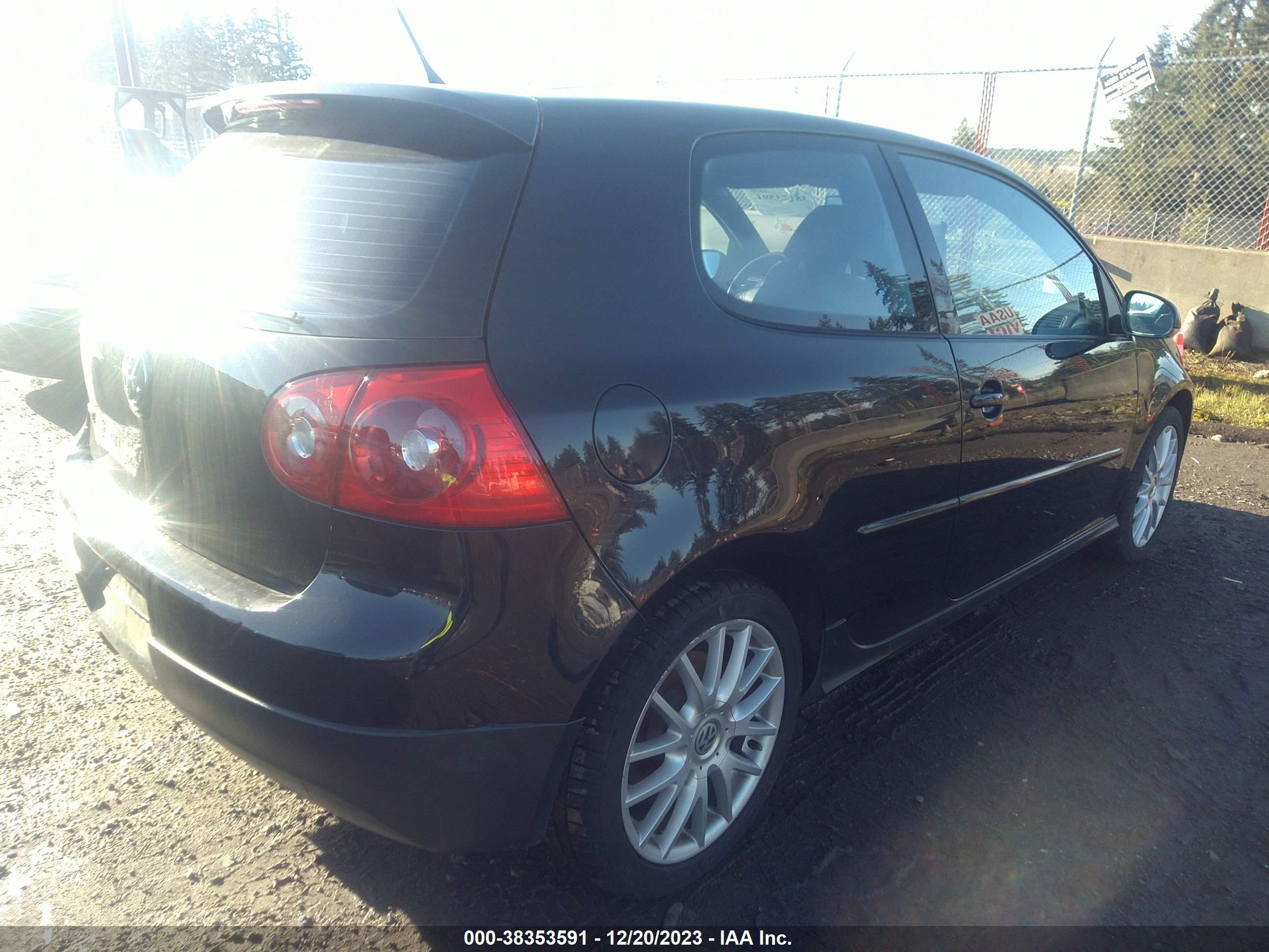 Photo 3 VIN: WVWEV71K46W108109 - VOLKSWAGEN GTI 