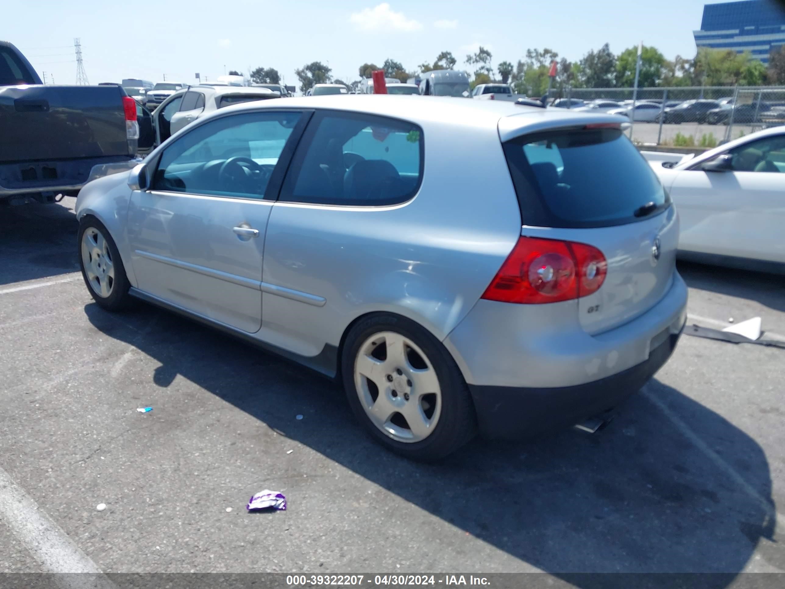 Photo 2 VIN: WVWEV71K76W144909 - VOLKSWAGEN GTI 