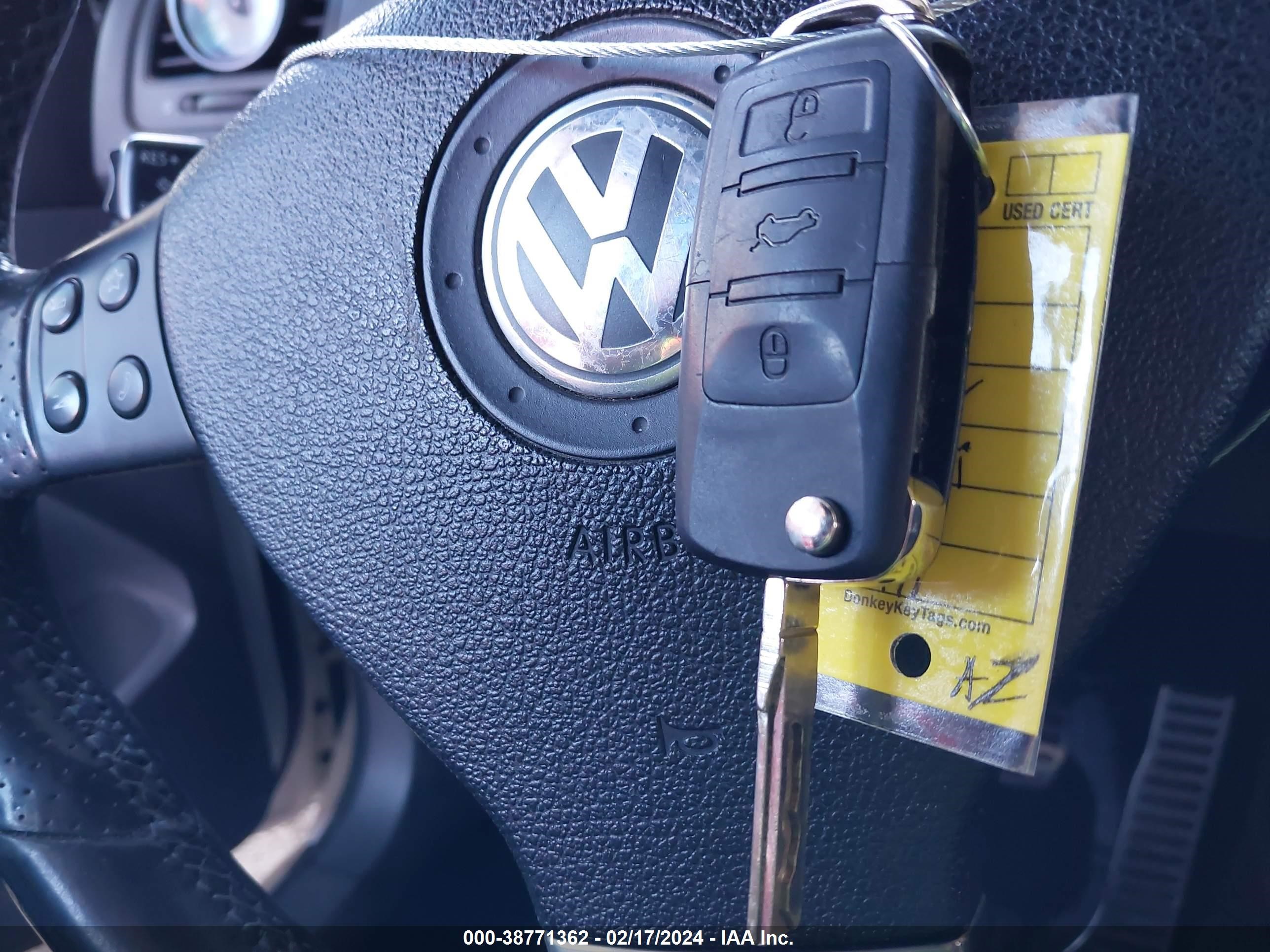 Photo 10 VIN: WVWEV71K77W132177 - VOLKSWAGEN GTI 