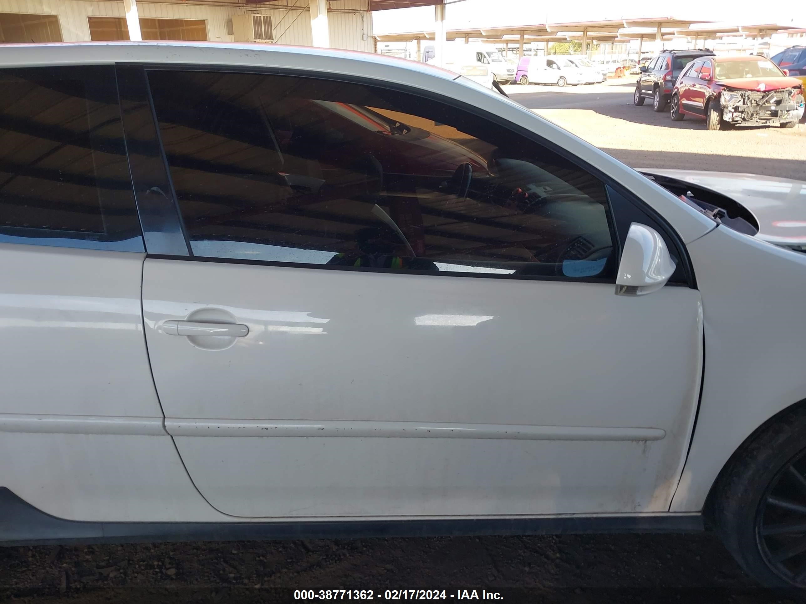 Photo 12 VIN: WVWEV71K77W132177 - VOLKSWAGEN GTI 