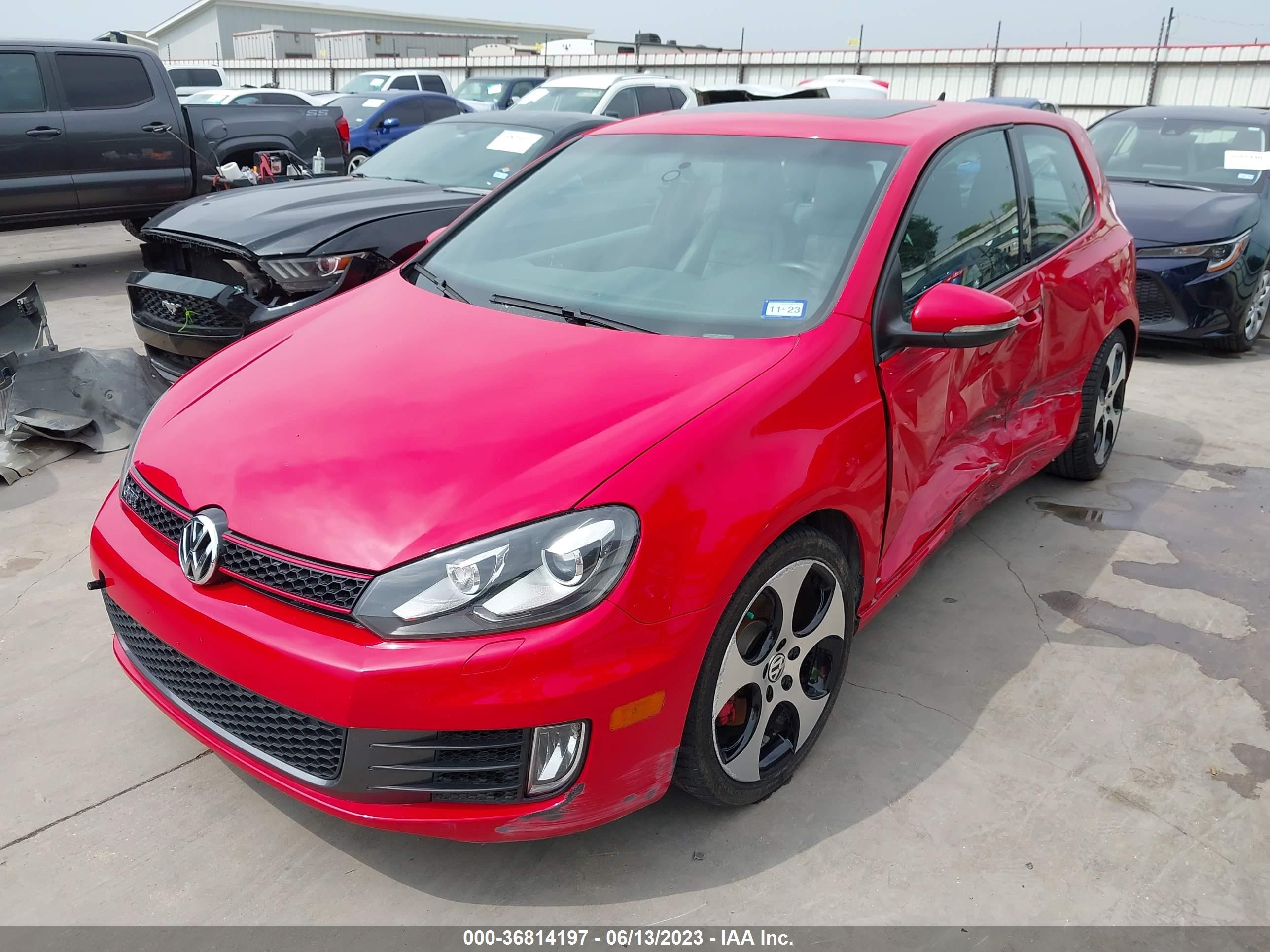 Photo 1 VIN: WVWEV7AJ9AW215141 - VOLKSWAGEN GTI 