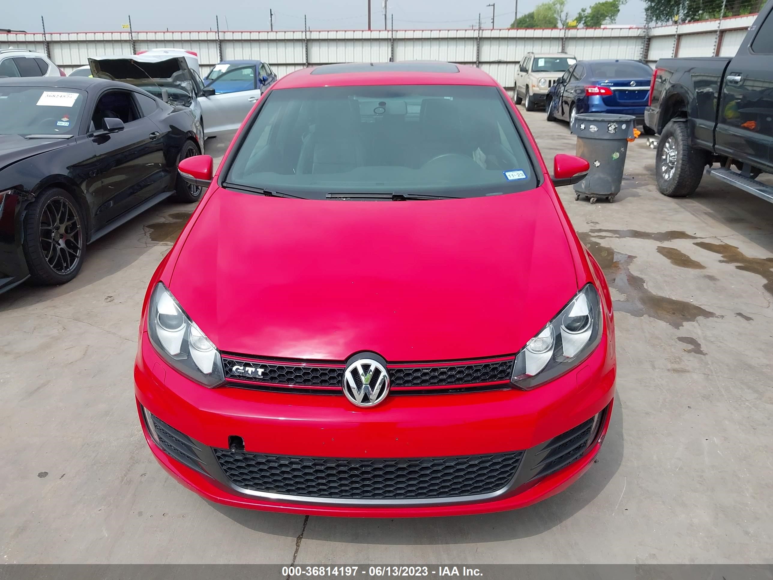 Photo 11 VIN: WVWEV7AJ9AW215141 - VOLKSWAGEN GTI 