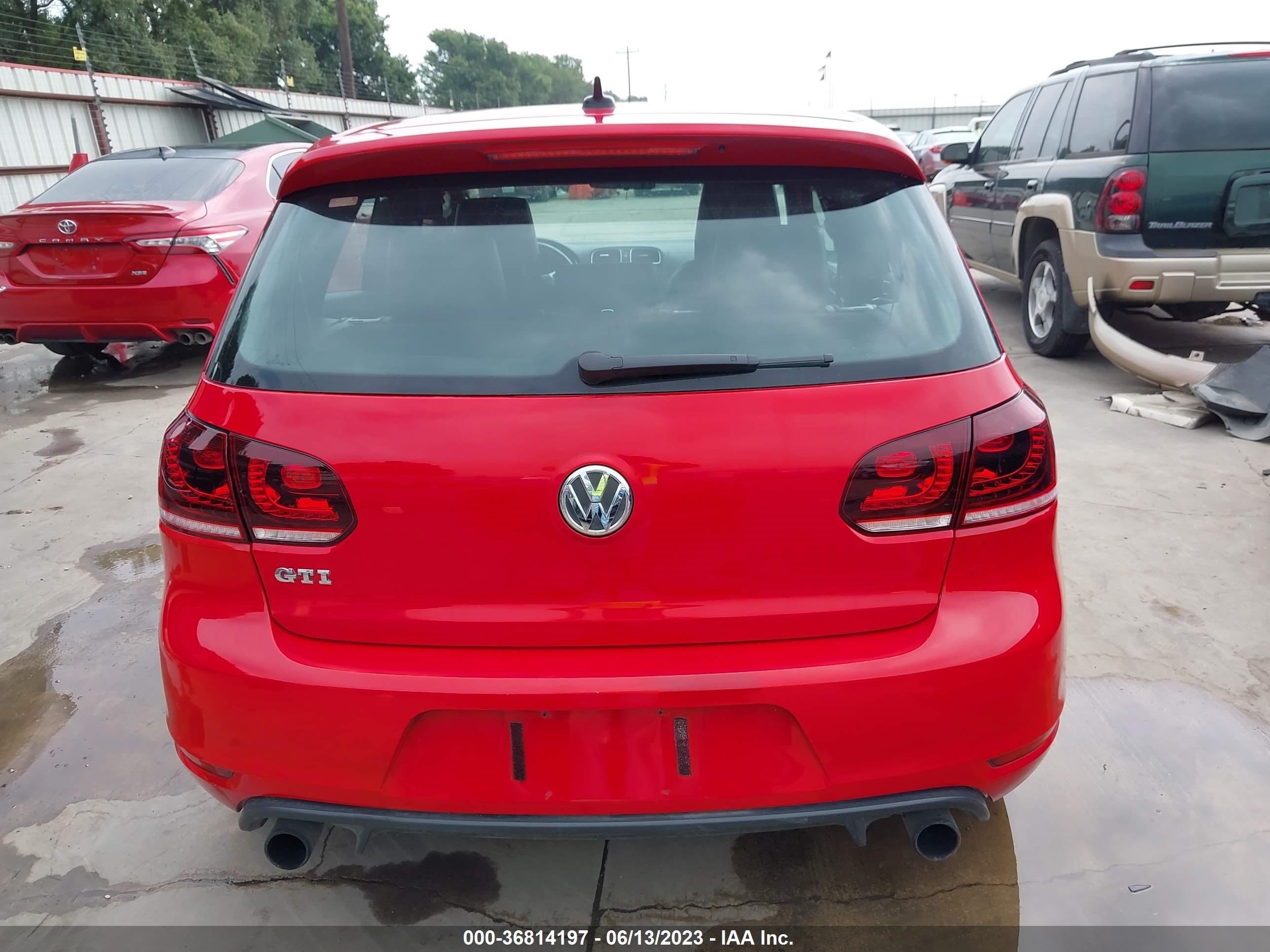 Photo 15 VIN: WVWEV7AJ9AW215141 - VOLKSWAGEN GTI 