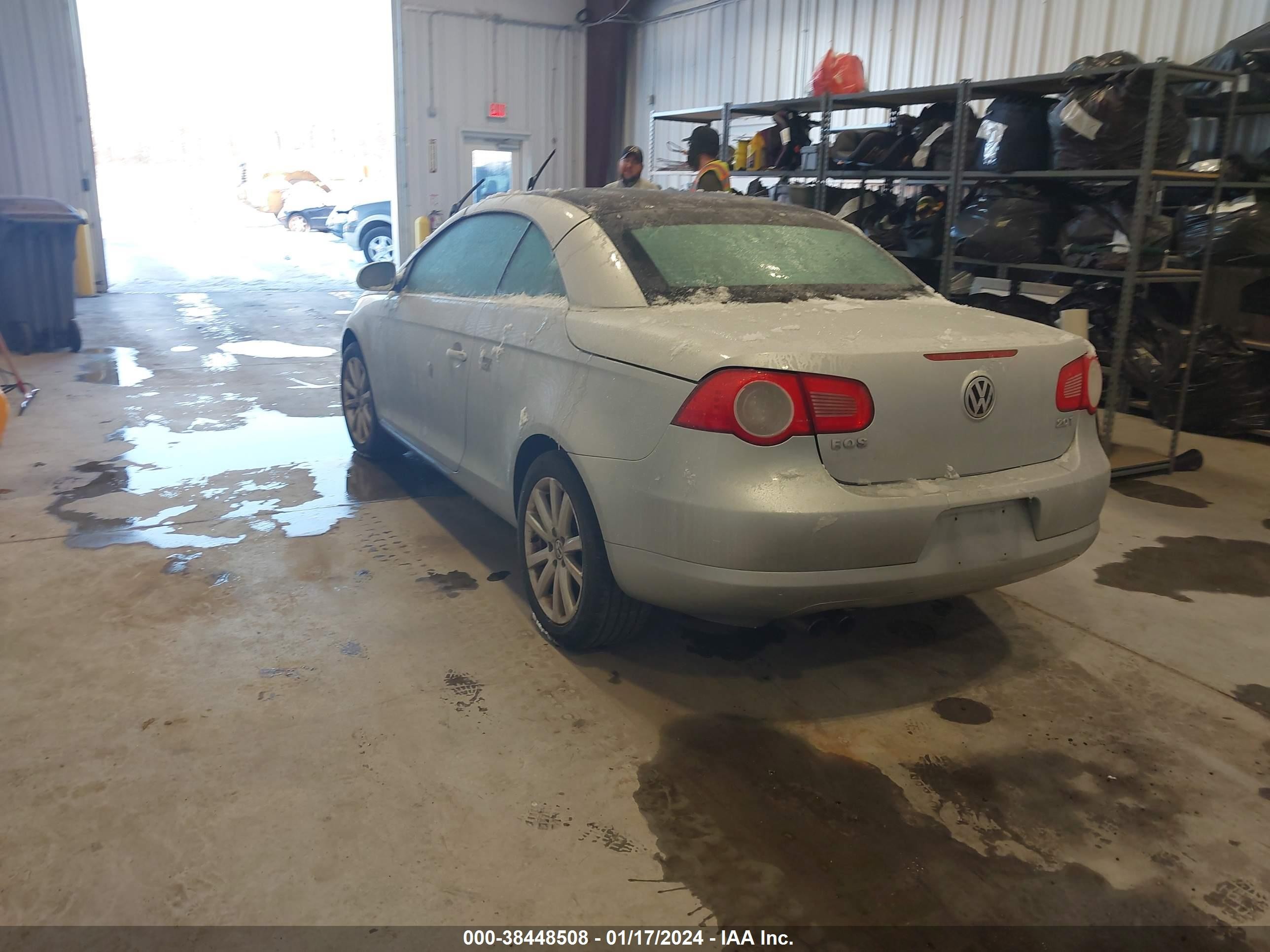 Photo 2 VIN: WVWFA71F17V031077 - VOLKSWAGEN EOS 