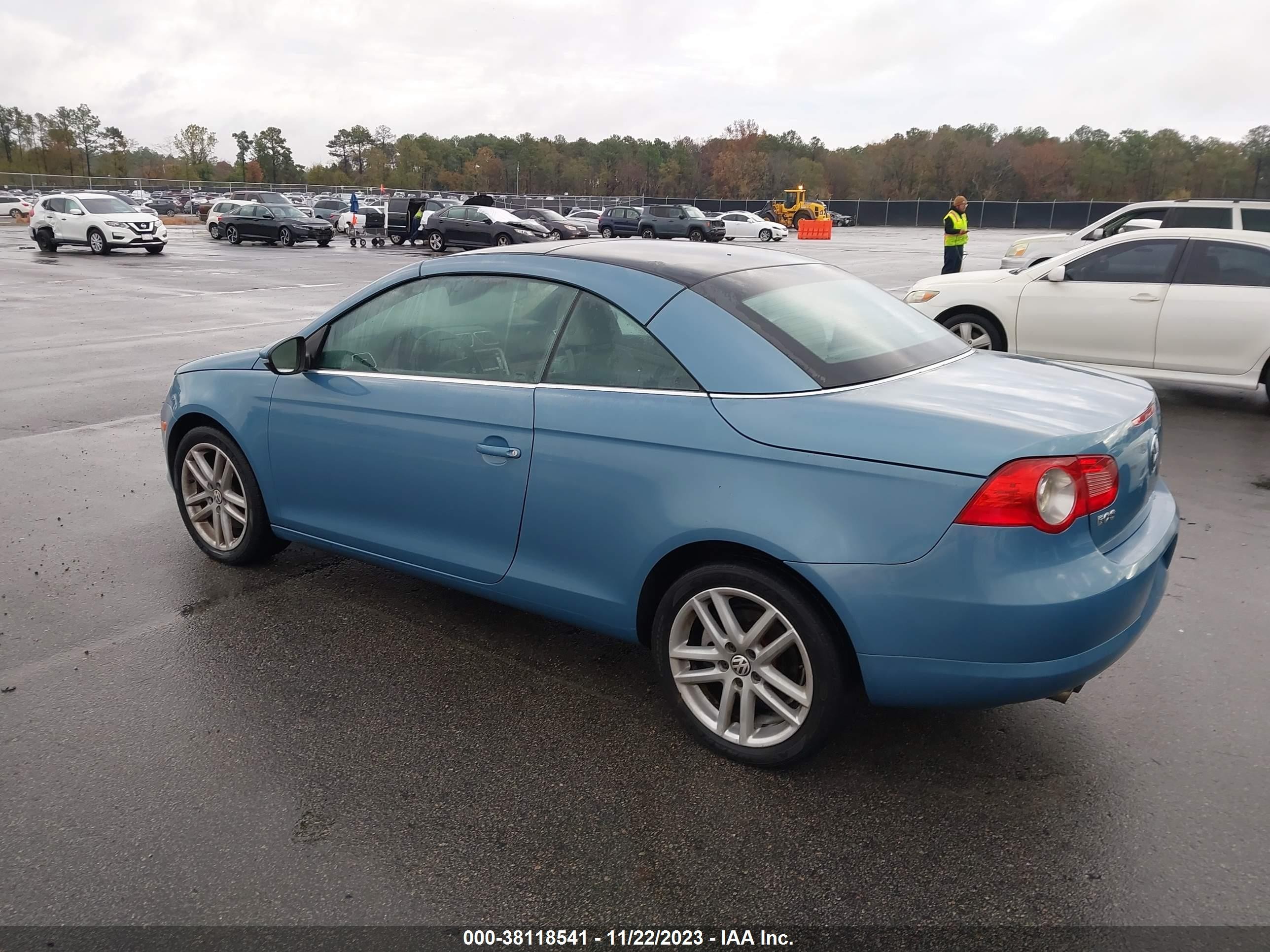 Photo 2 VIN: WVWFA71F89V024016 - VOLKSWAGEN EOS 