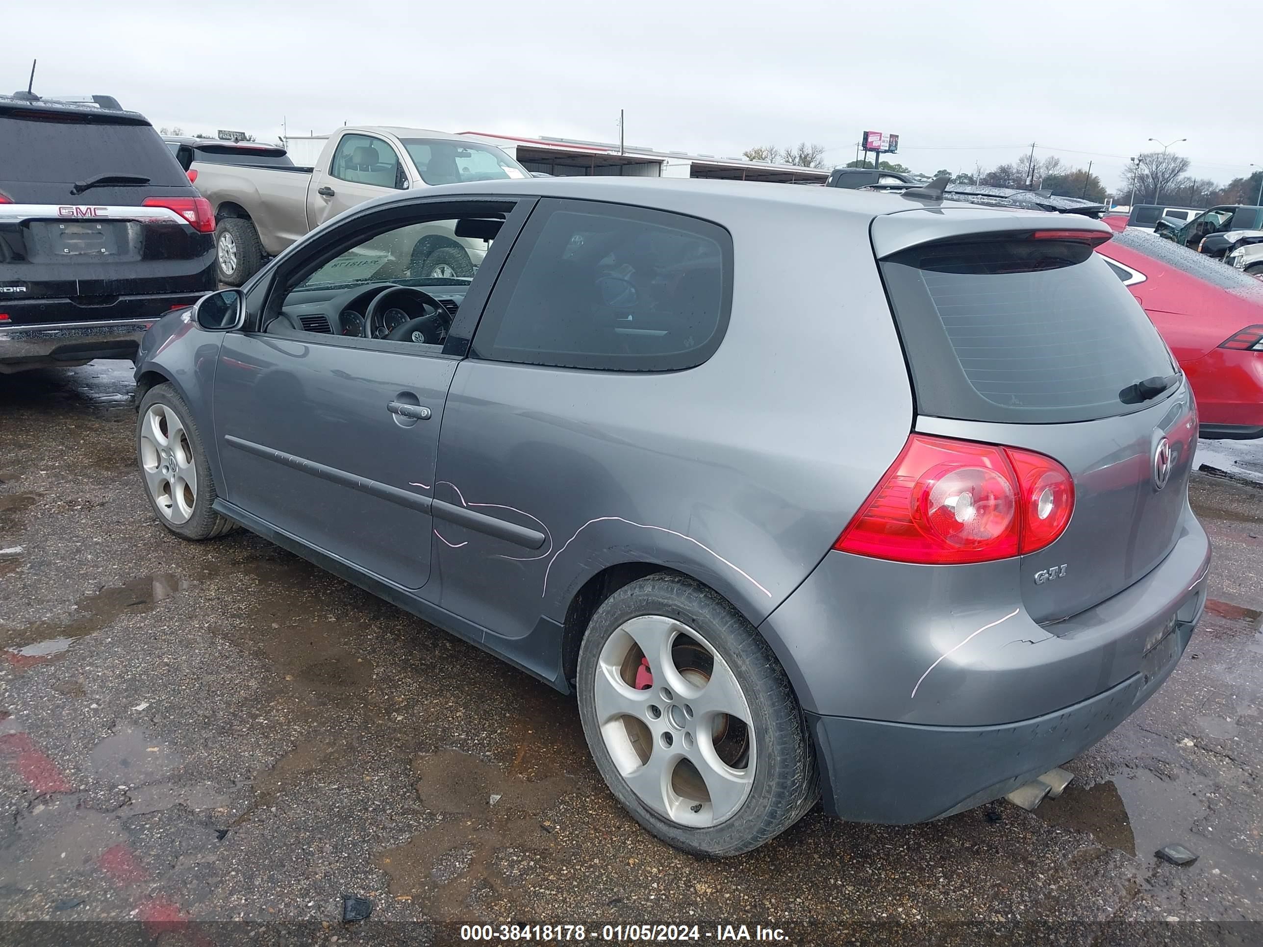 Photo 2 VIN: WVWFD71K49W019300 - VOLKSWAGEN GTI 