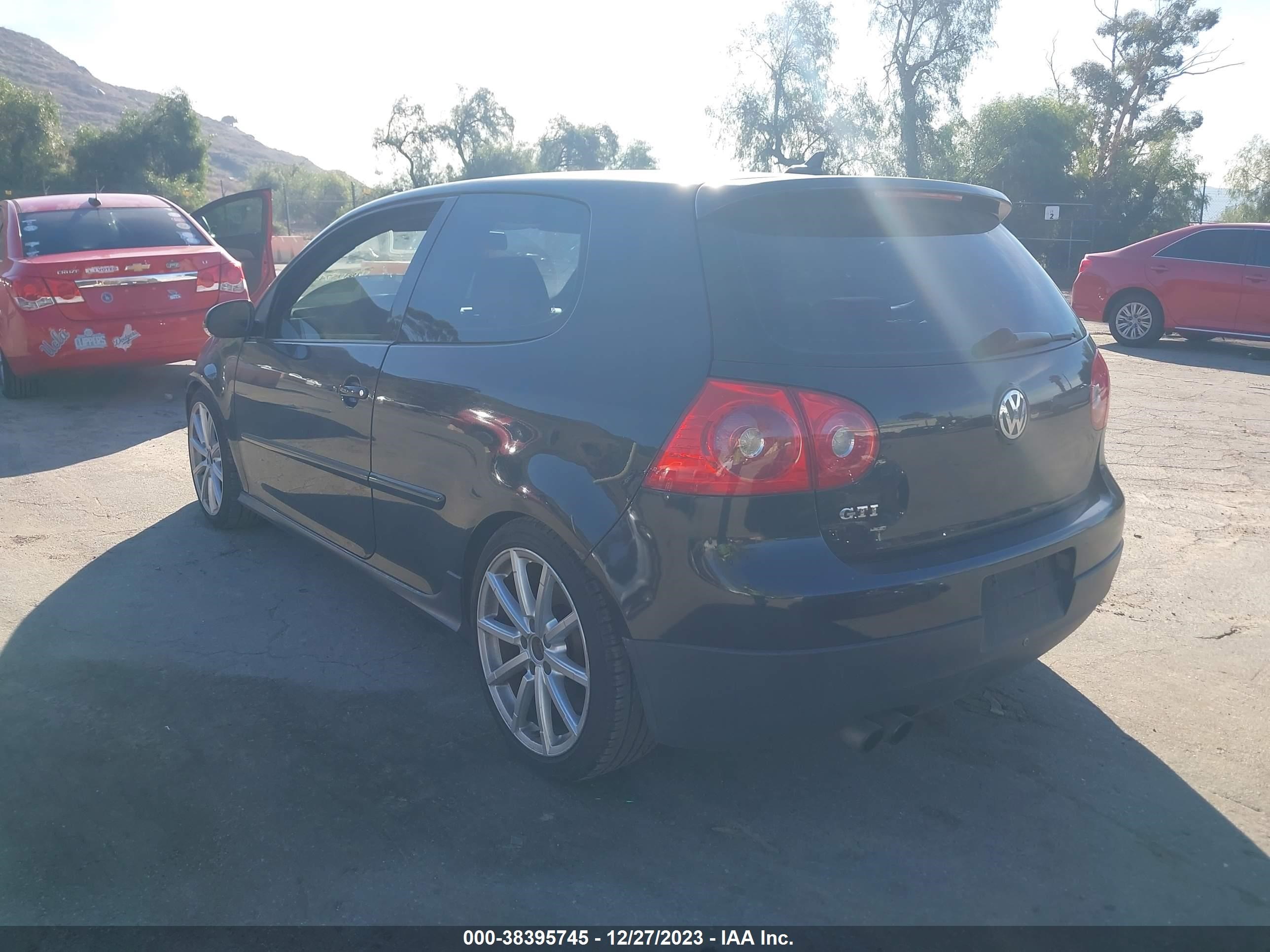 Photo 2 VIN: WVWFD71K88W273039 - VOLKSWAGEN GTI 