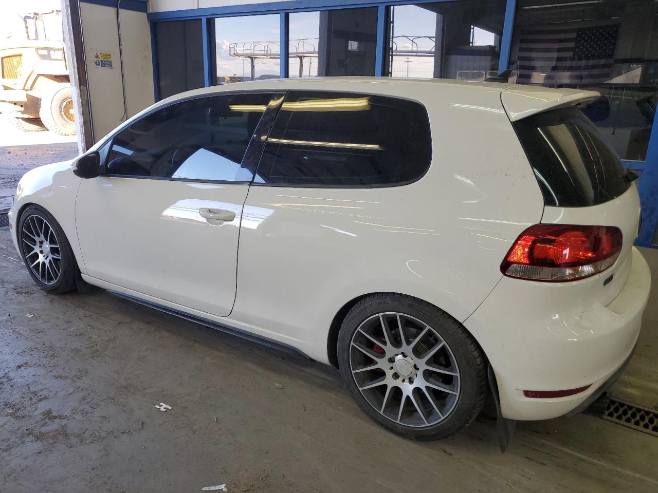 Photo 1 VIN: WVWFD7AJ1AW224830 - VOLKSWAGEN GTI 