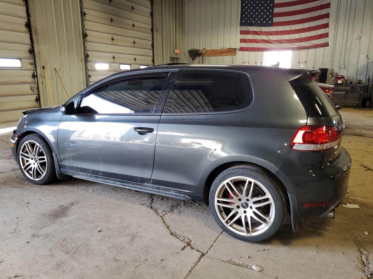 Photo 1 VIN: WVWFD7AJ8BW205550 - VOLKSWAGEN GTI 