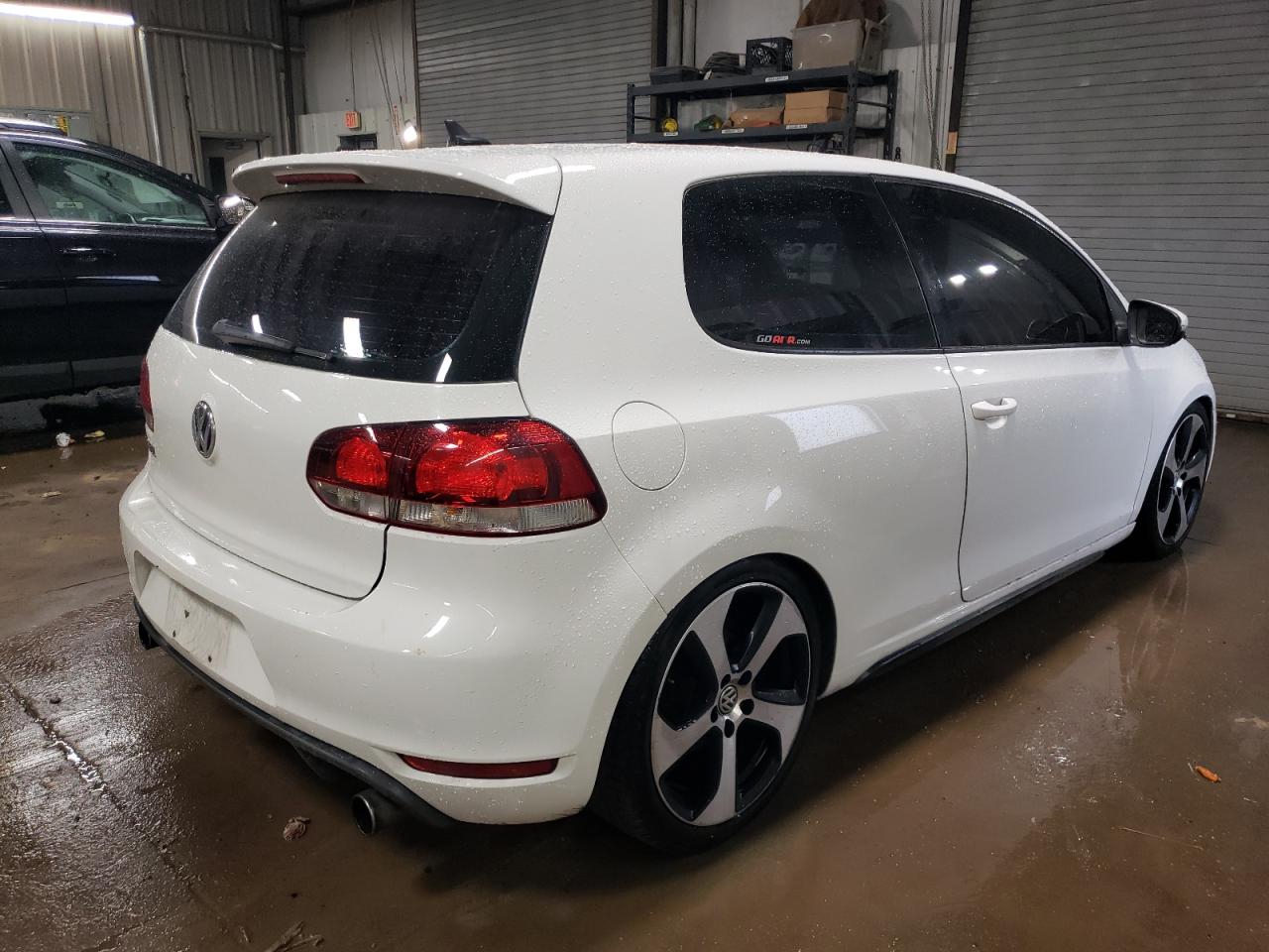 Photo 2 VIN: WVWFD7AJ8CW088392 - VOLKSWAGEN GTI 