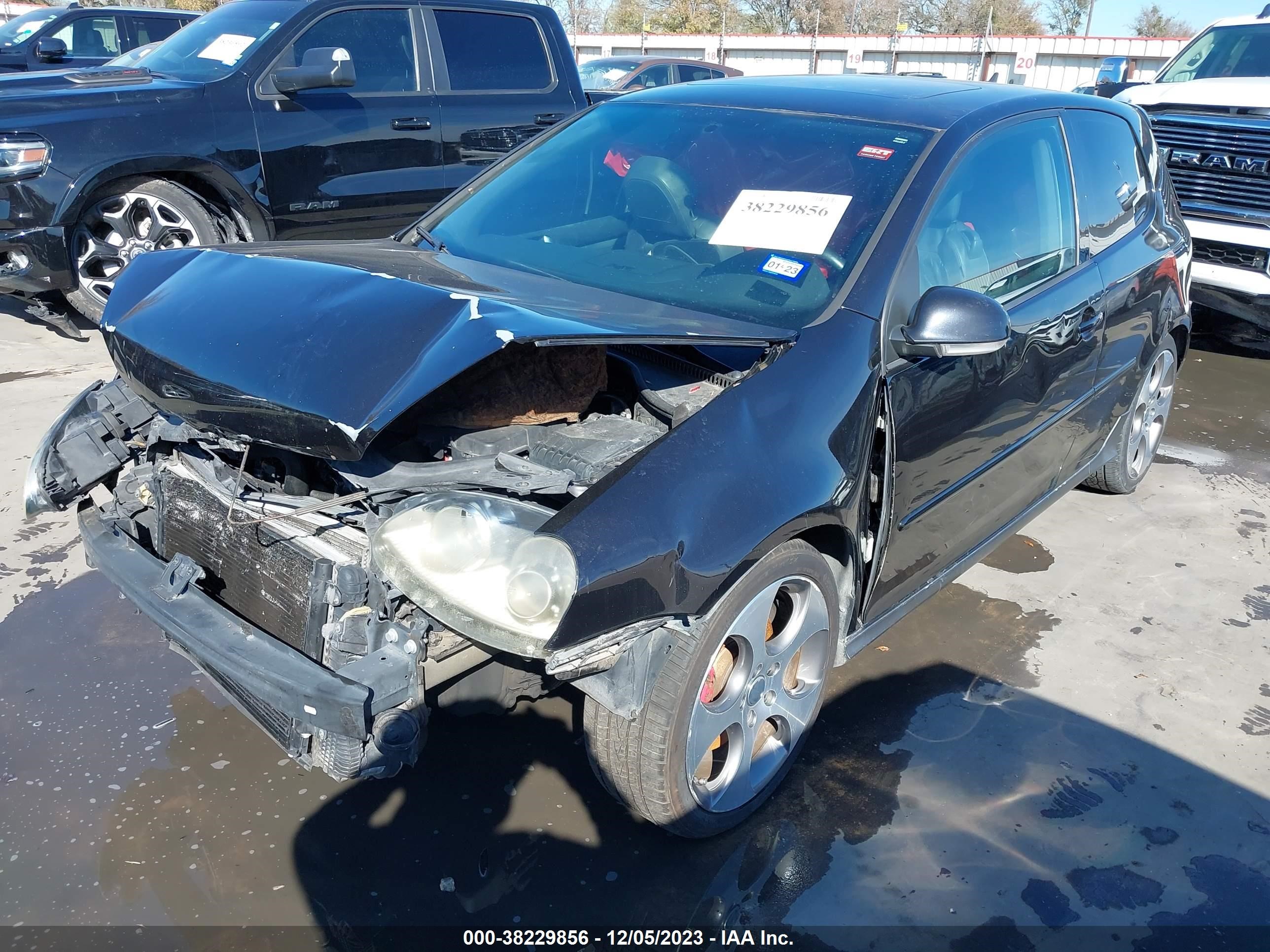 Photo 1 VIN: WVWFV71K28W227364 - VOLKSWAGEN GTI 