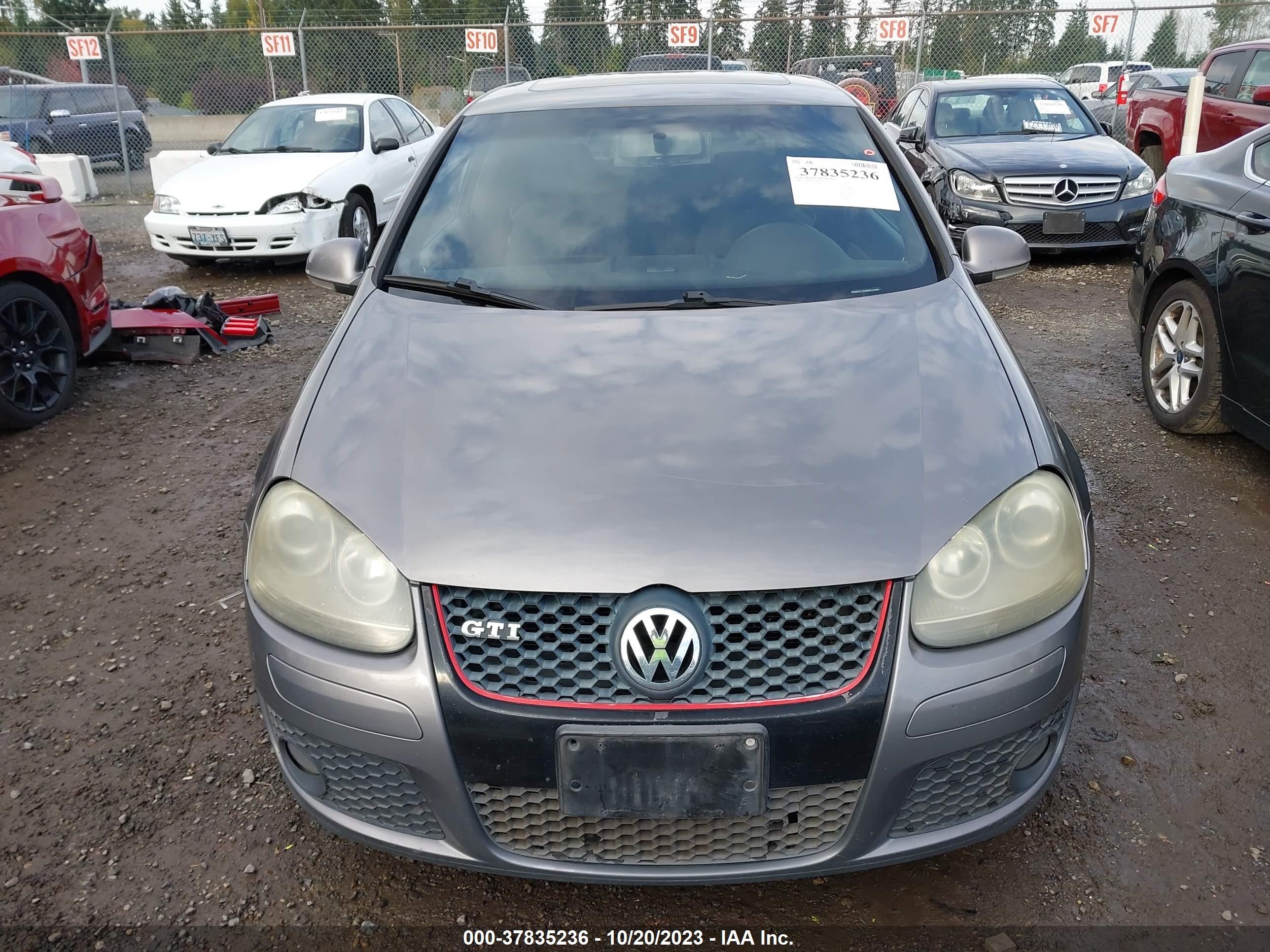 Photo 11 VIN: WVWFV71K98W047380 - VOLKSWAGEN GTI 