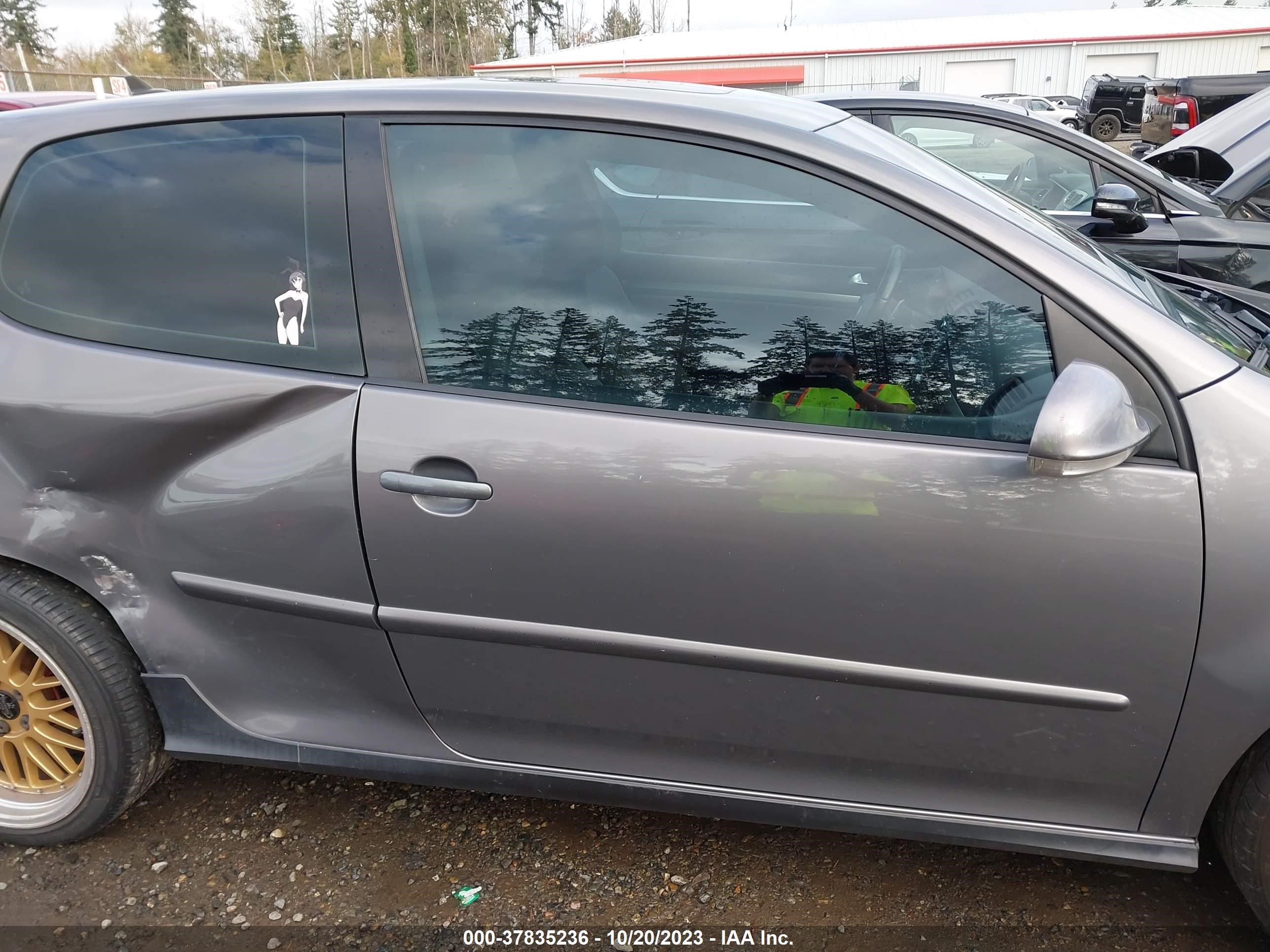 Photo 12 VIN: WVWFV71K98W047380 - VOLKSWAGEN GTI 