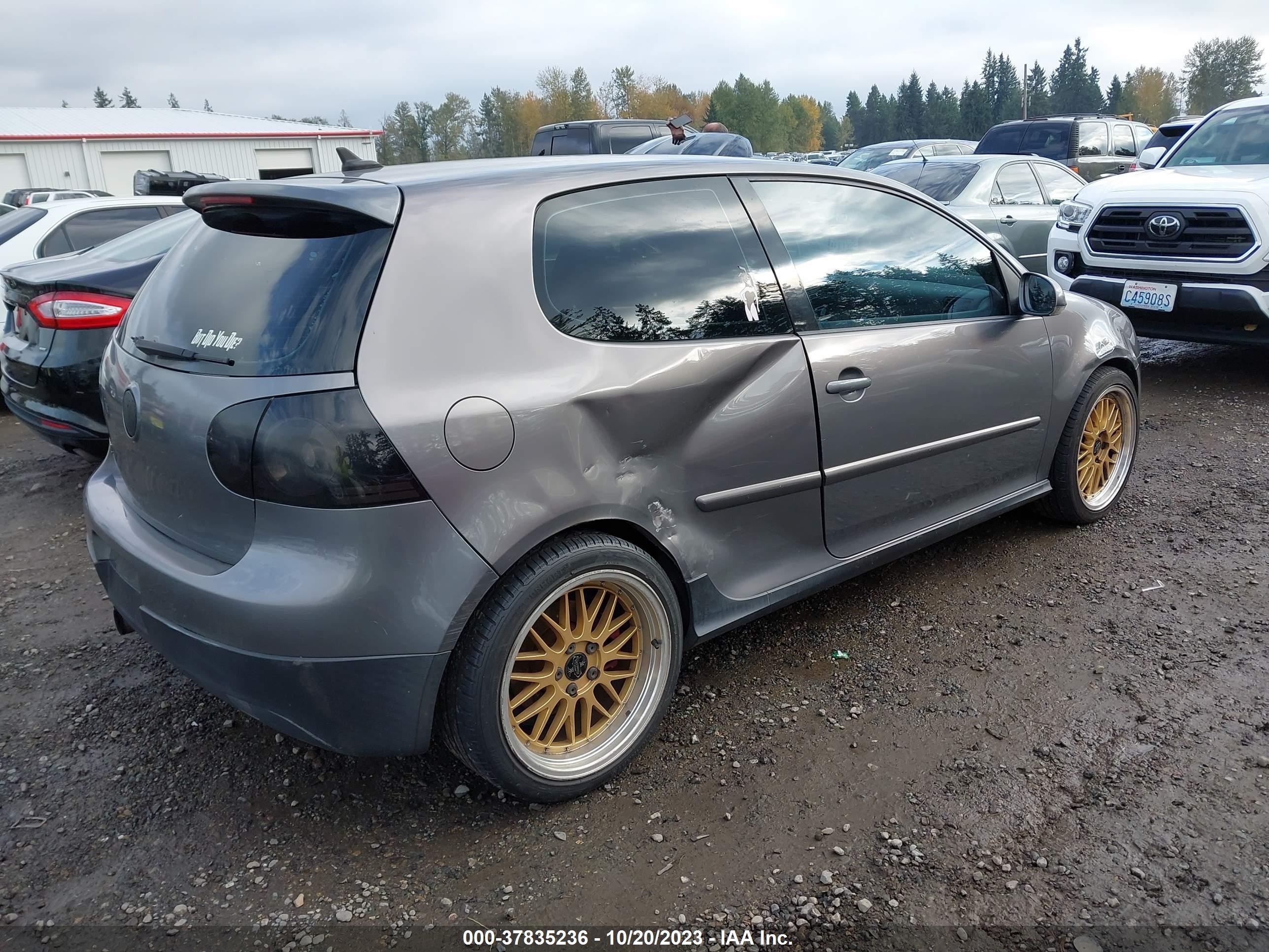 Photo 3 VIN: WVWFV71K98W047380 - VOLKSWAGEN GTI 