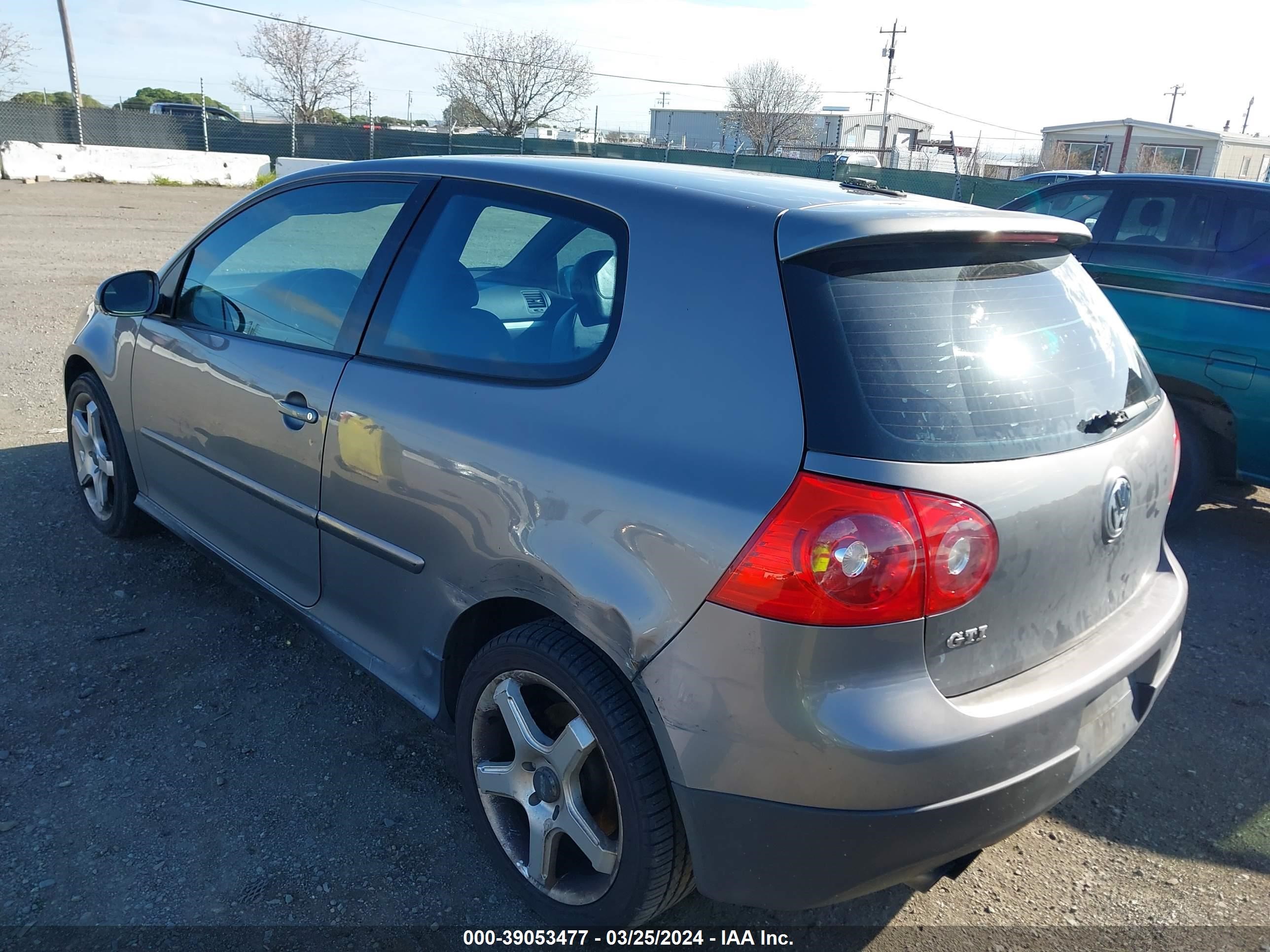 Photo 2 VIN: WVWFV71KX6W132788 - VOLKSWAGEN GTI 