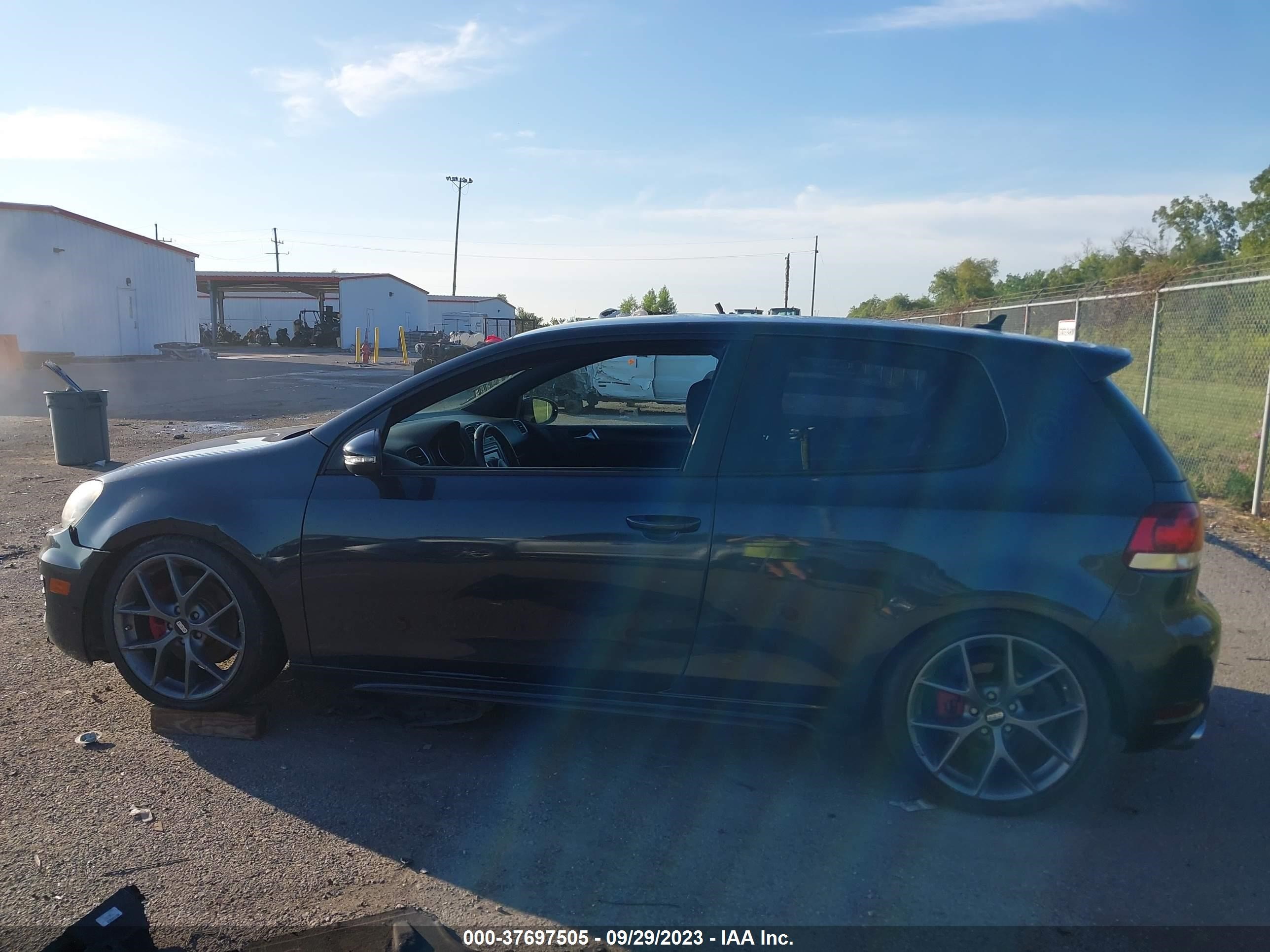 Photo 13 VIN: WVWFV7AJ6DW004200 - VOLKSWAGEN GTI 