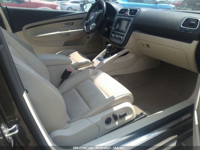 Photo 4 VIN: WVWFW8AH2DV002093 - VOLKSWAGEN EOS 