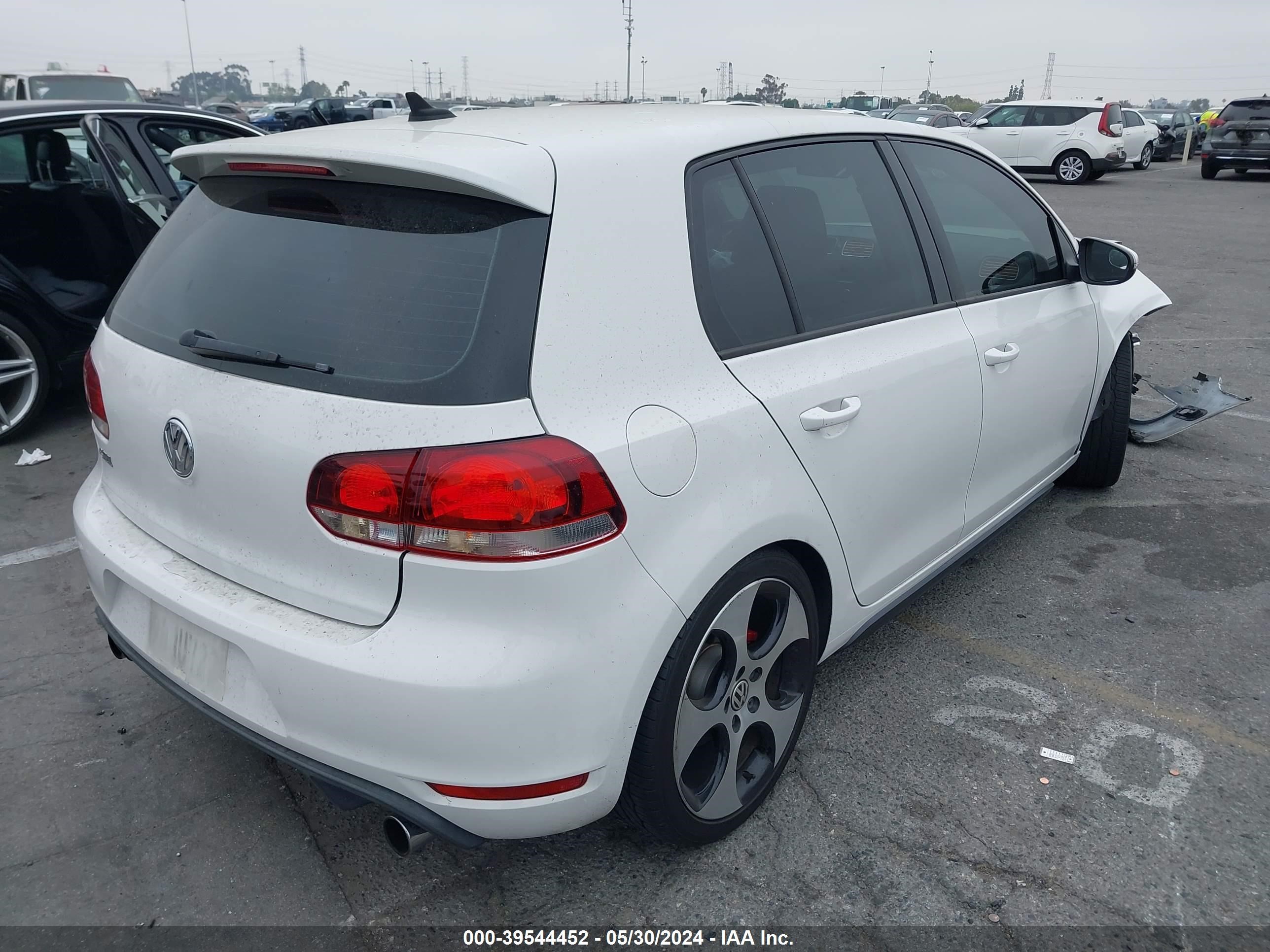 Photo 3 VIN: WVWGD7AJ2CW105837 - VOLKSWAGEN GTI 