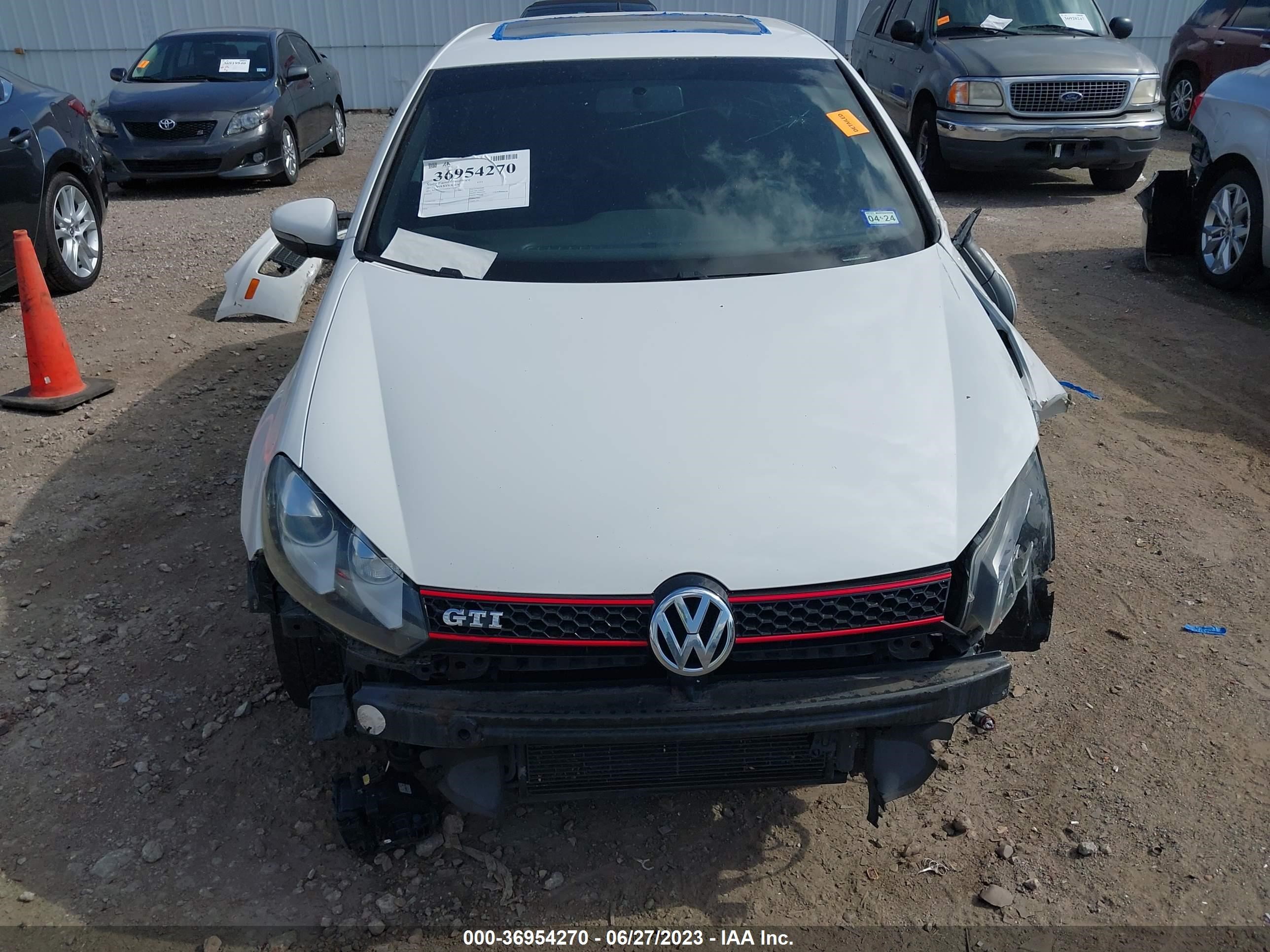 Photo 11 VIN: WVWGD7AJ4DW134483 - VOLKSWAGEN GTI 