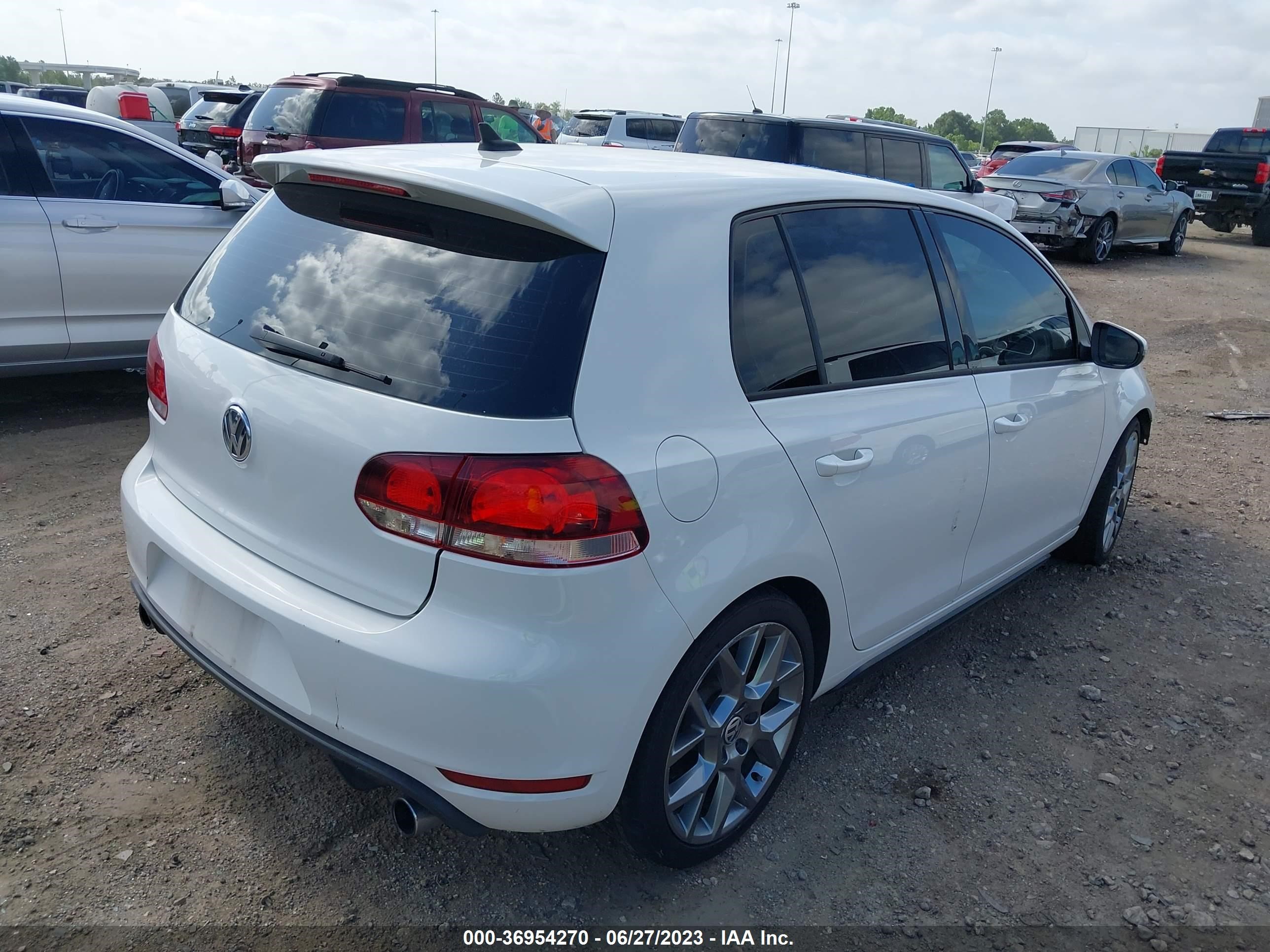 Photo 3 VIN: WVWGD7AJ4DW134483 - VOLKSWAGEN GTI 