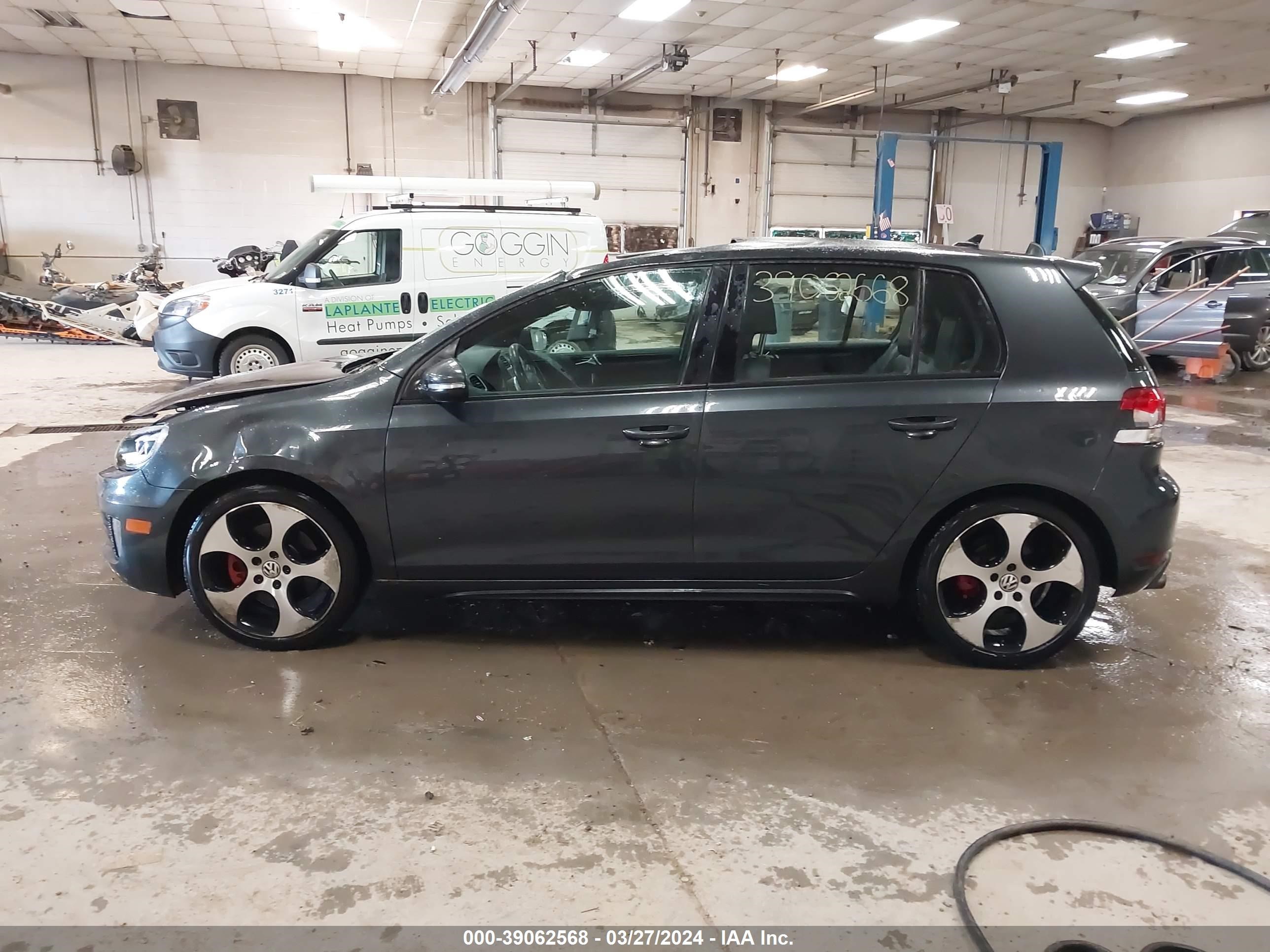 Photo 13 VIN: WVWGD7AJ9BW114310 - VOLKSWAGEN GTI 