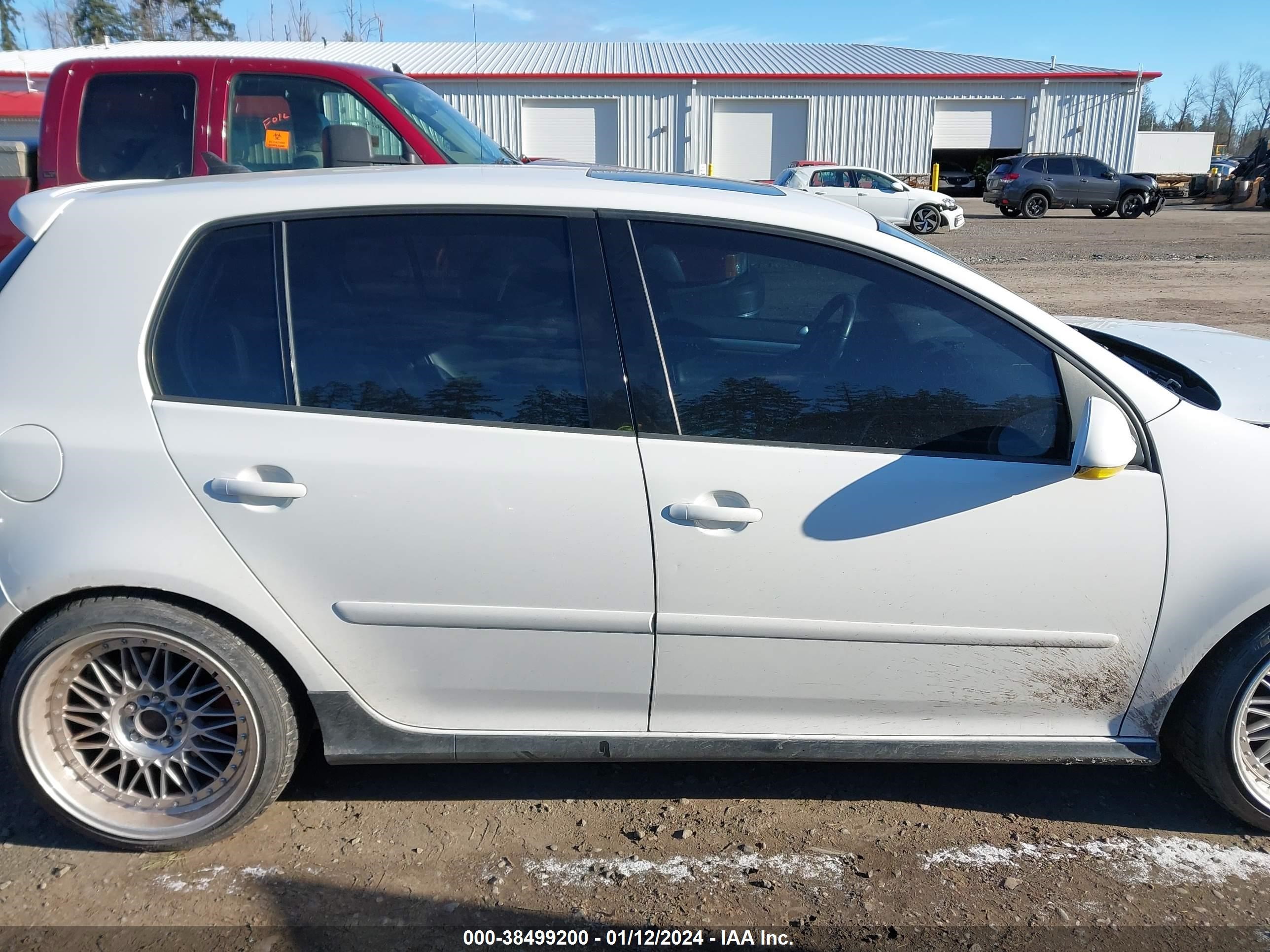 Photo 12 VIN: WVWGV71KX8W029300 - VOLKSWAGEN GTI 