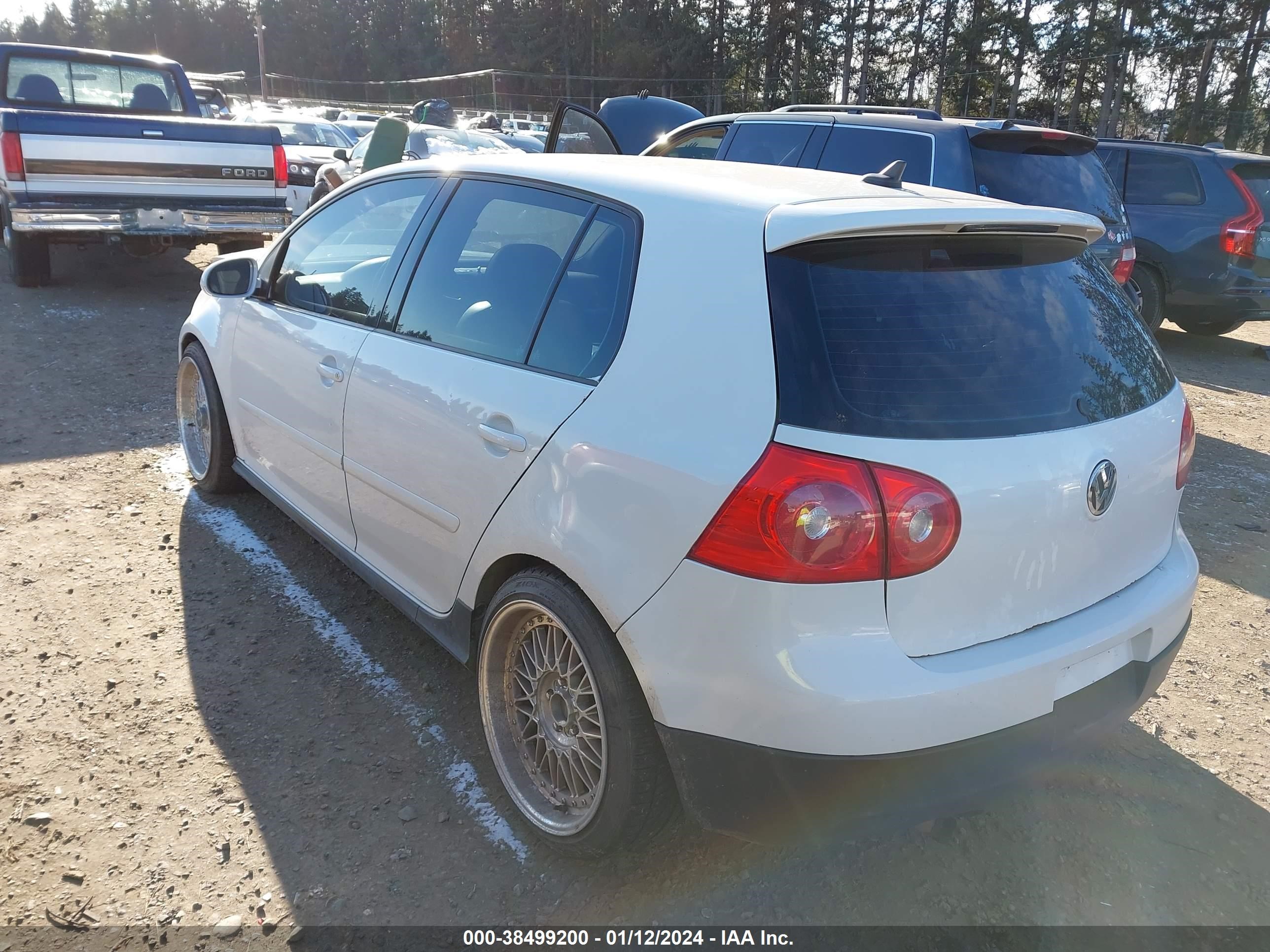 Photo 2 VIN: WVWGV71KX8W029300 - VOLKSWAGEN GTI 