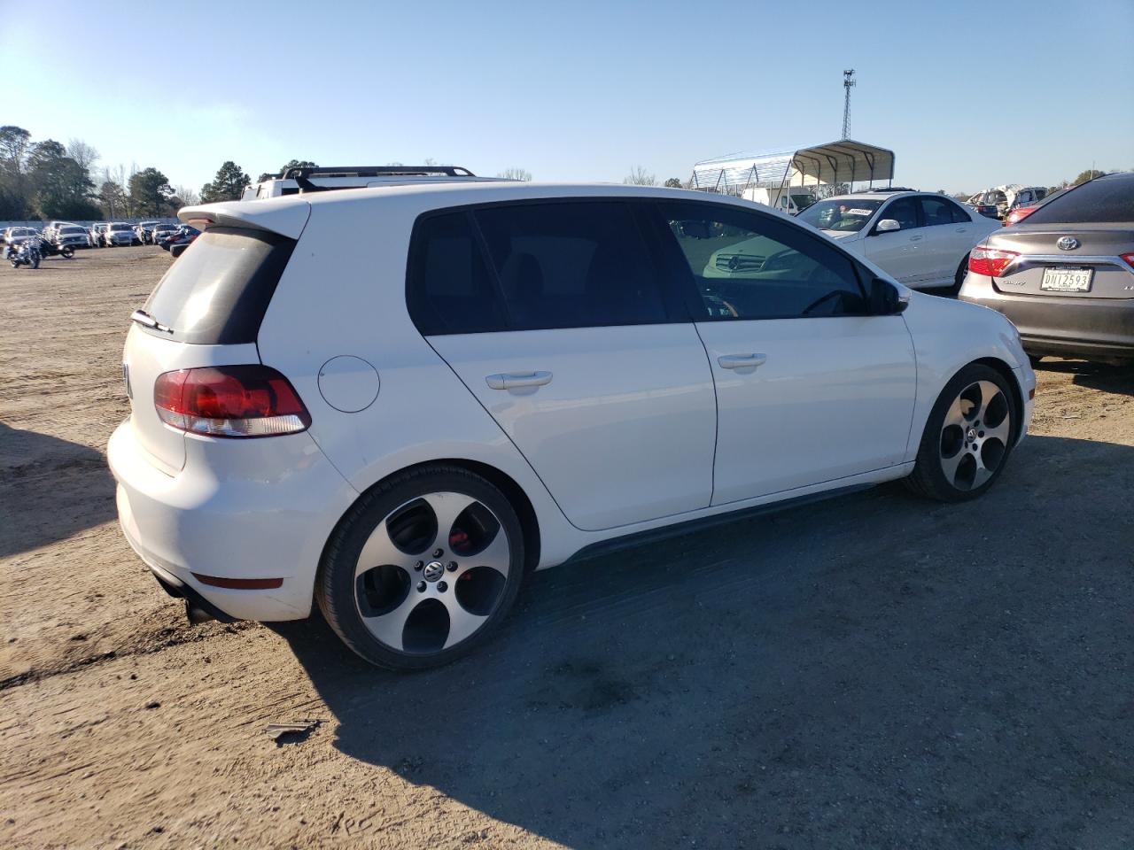 Photo 2 VIN: WVWGV7AJ4BW113806 - VOLKSWAGEN GTI 