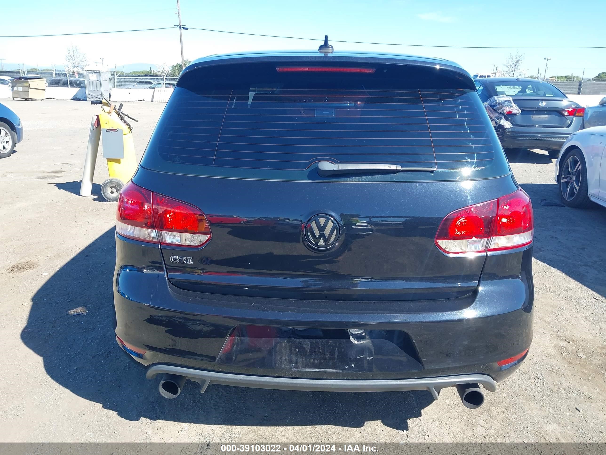 Photo 16 VIN: WVWHD7AJ1DW124871 - VOLKSWAGEN GTI 