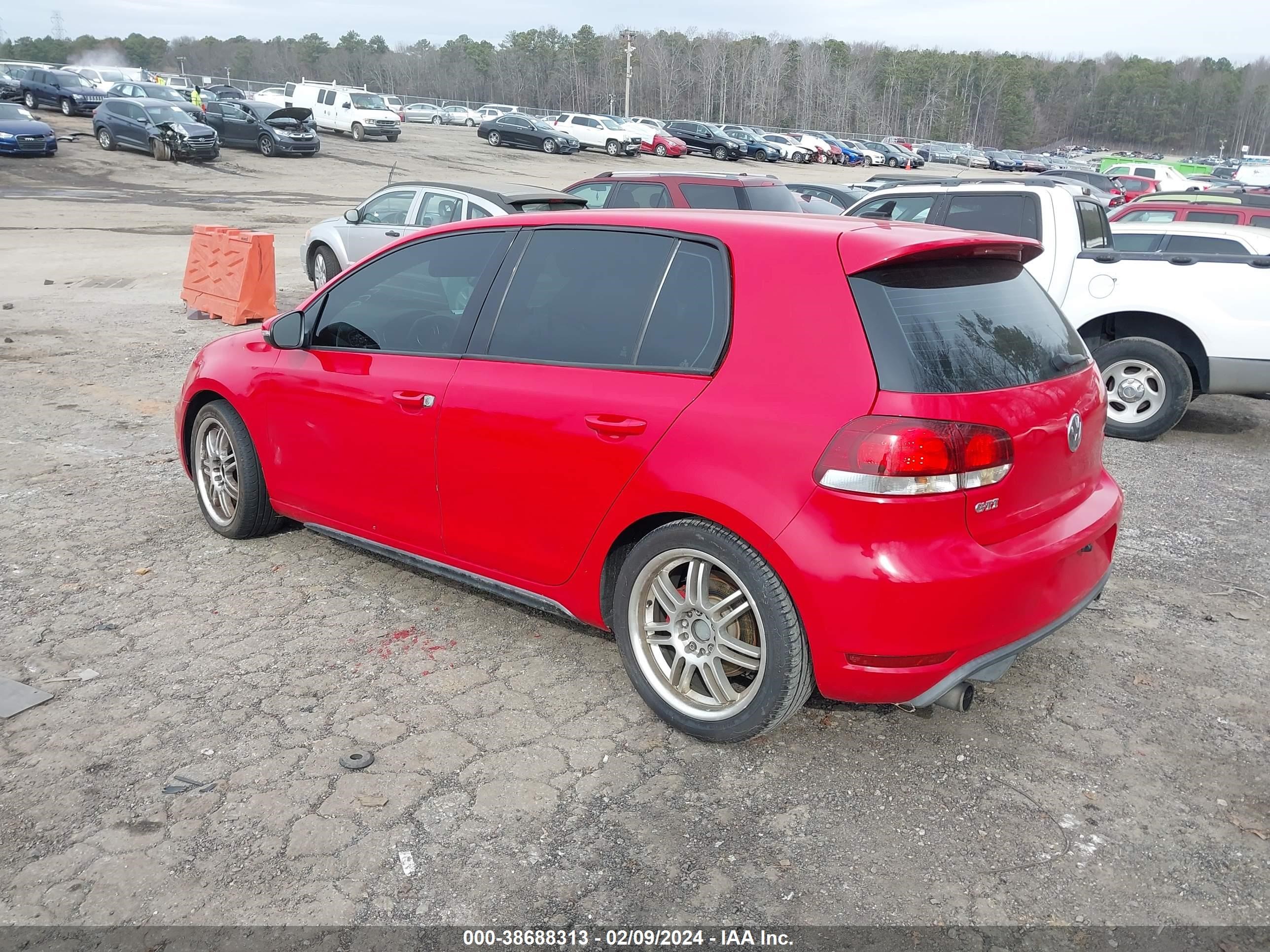 Photo 2 VIN: WVWHD7AJ3BW077128 - VOLKSWAGEN GTI 