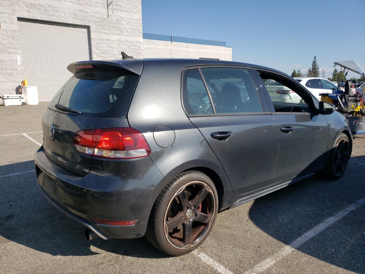 Photo 2 VIN: WVWHD7AJ4AW391675 - VOLKSWAGEN GTI 