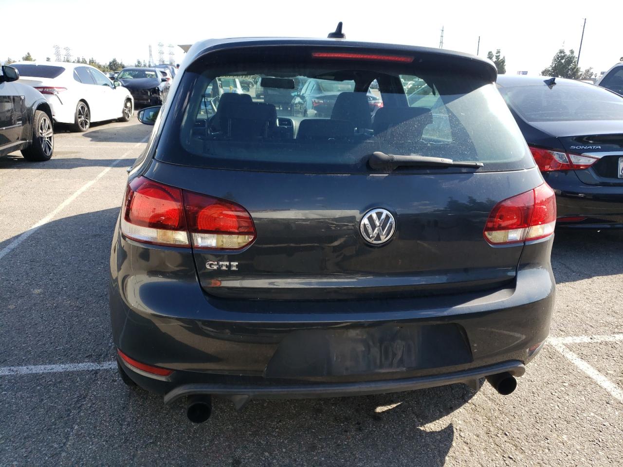 Photo 5 VIN: WVWHD7AJ4AW391675 - VOLKSWAGEN GTI 