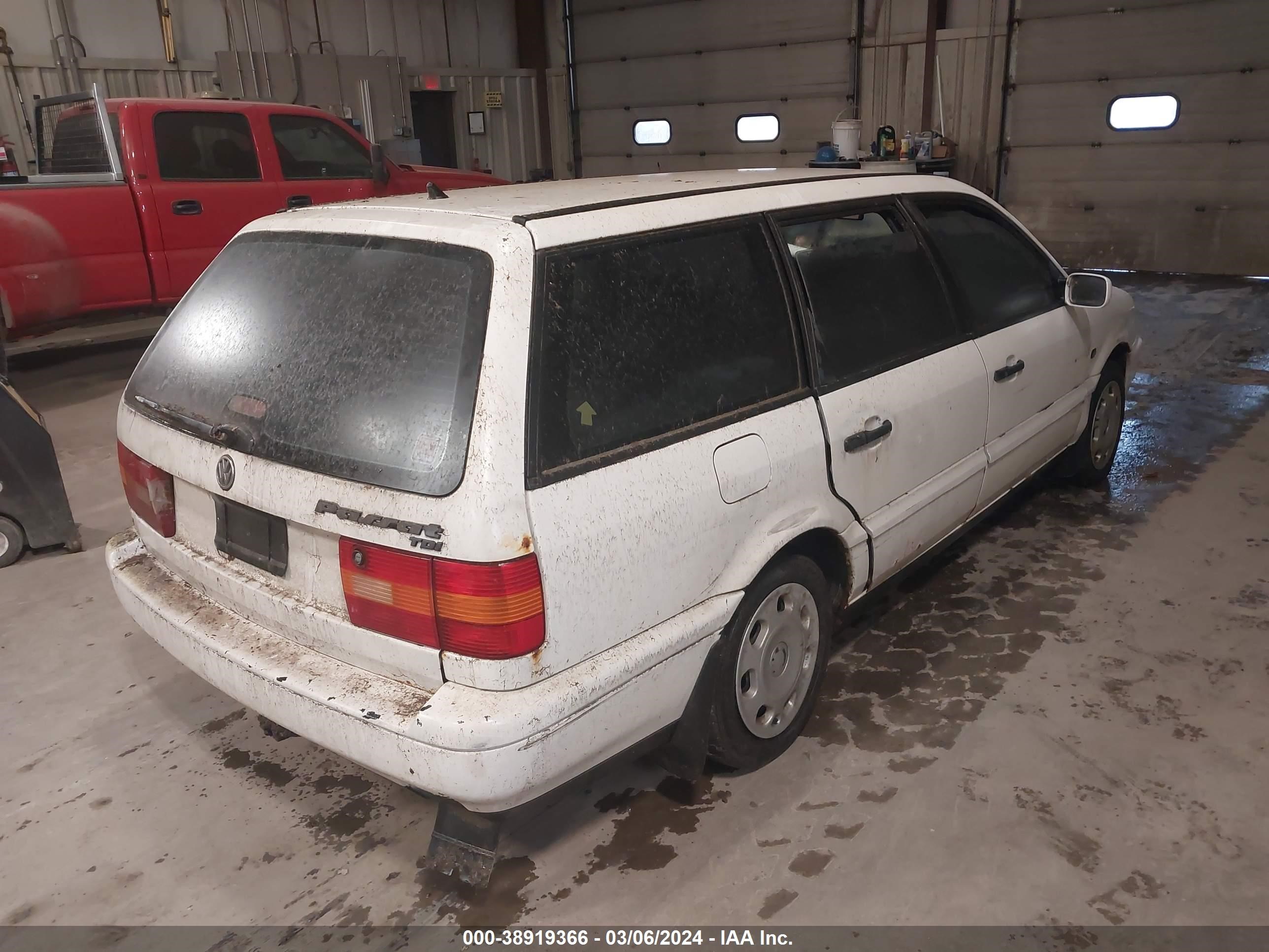 Photo 3 VIN: WVWHG83A0TE112421 - VOLKSWAGEN PASSAT 