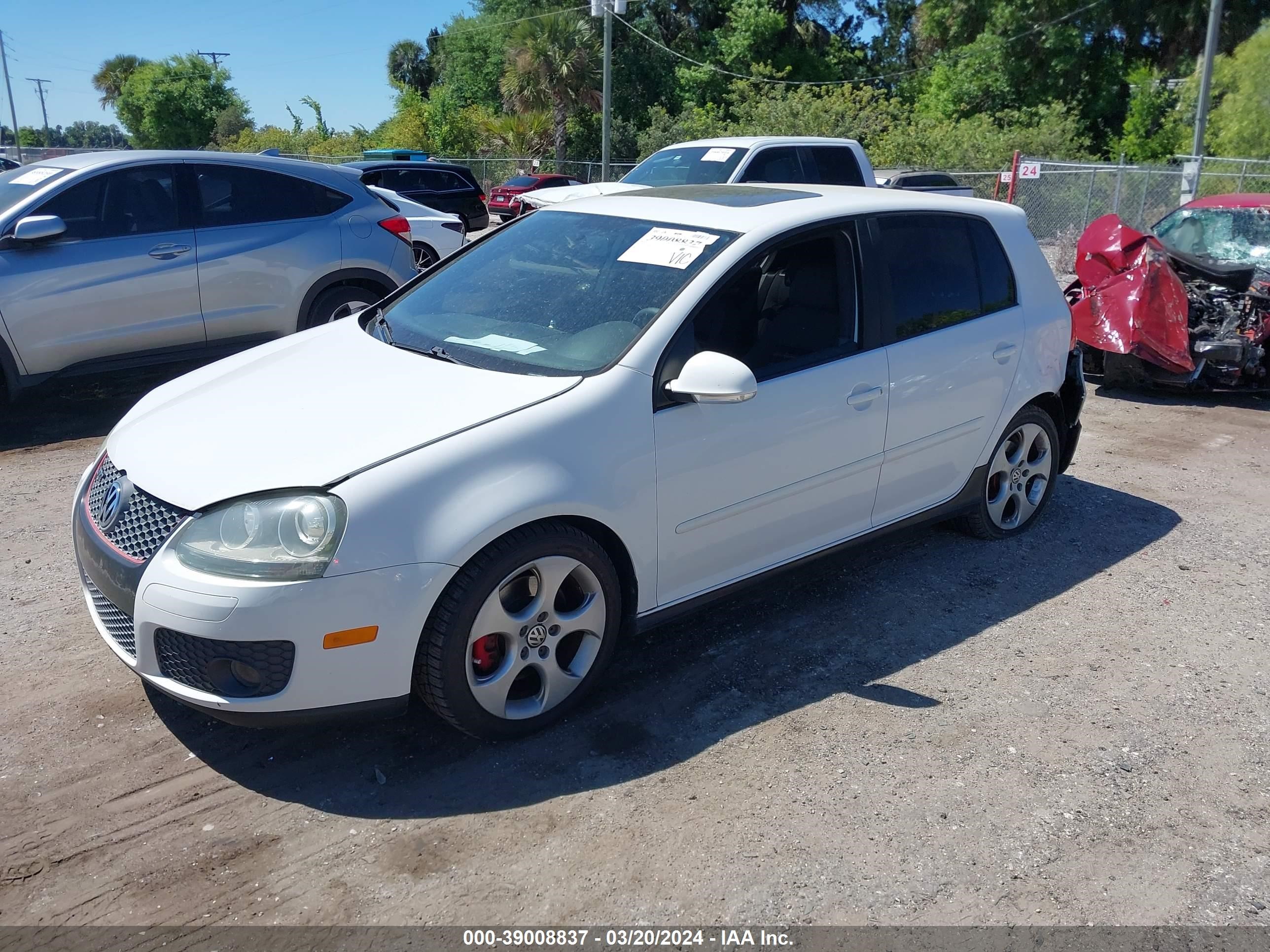 Photo 1 VIN: WVWHV71K28W218205 - VOLKSWAGEN GTI 