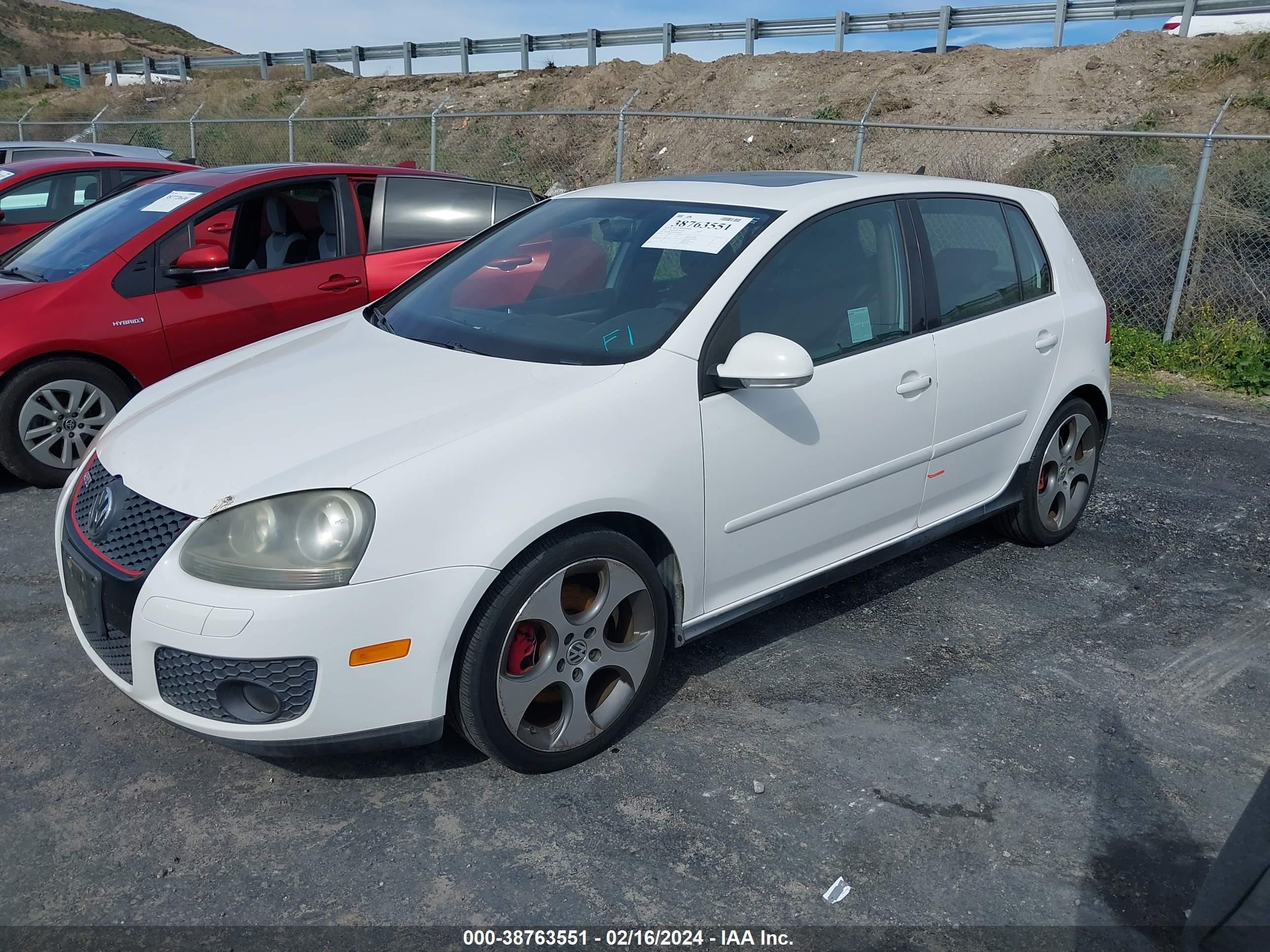 Photo 1 VIN: WVWHV71K37W013684 - VOLKSWAGEN GTI 