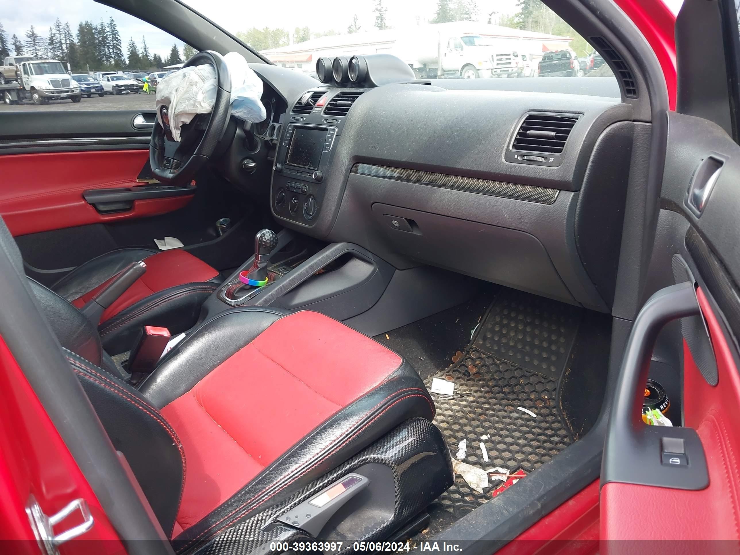 Photo 4 VIN: WVWHV71K38W092968 - VOLKSWAGEN GTI 