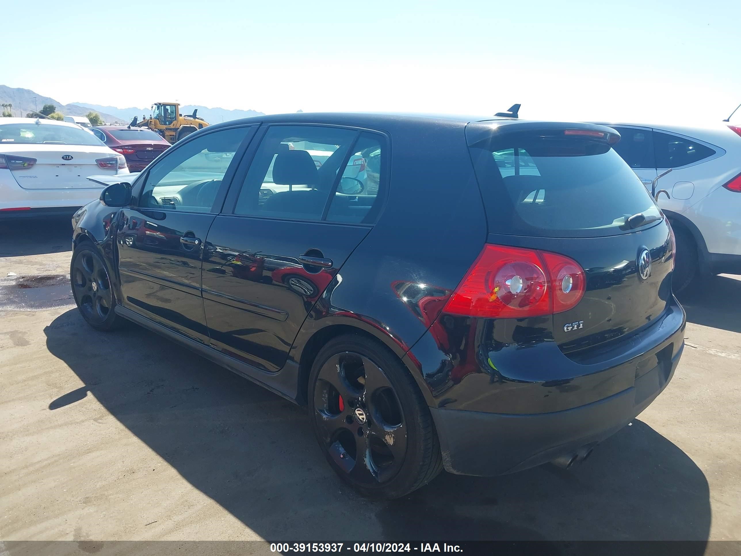 Photo 2 VIN: WVWHV71K58W189105 - VOLKSWAGEN GTI 