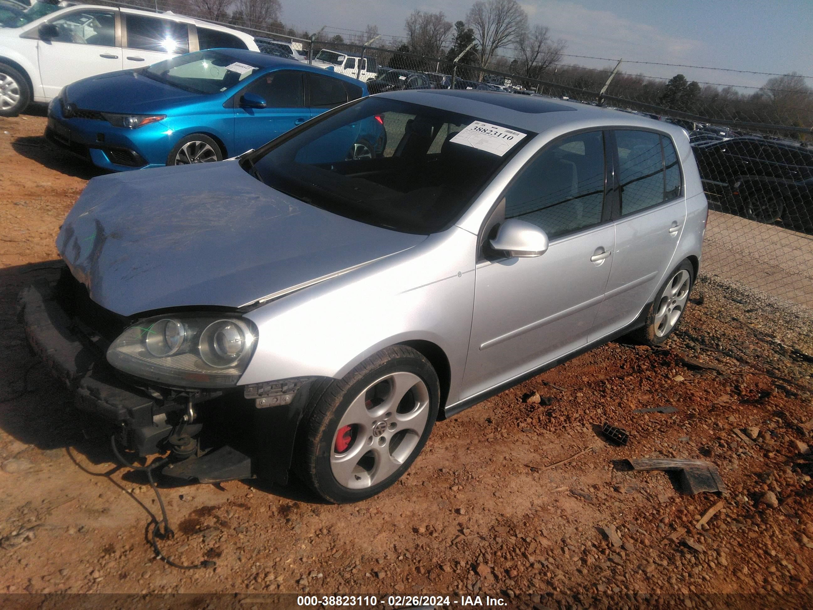 Photo 1 VIN: WVWHV71KX8W097777 - VOLKSWAGEN GTI 