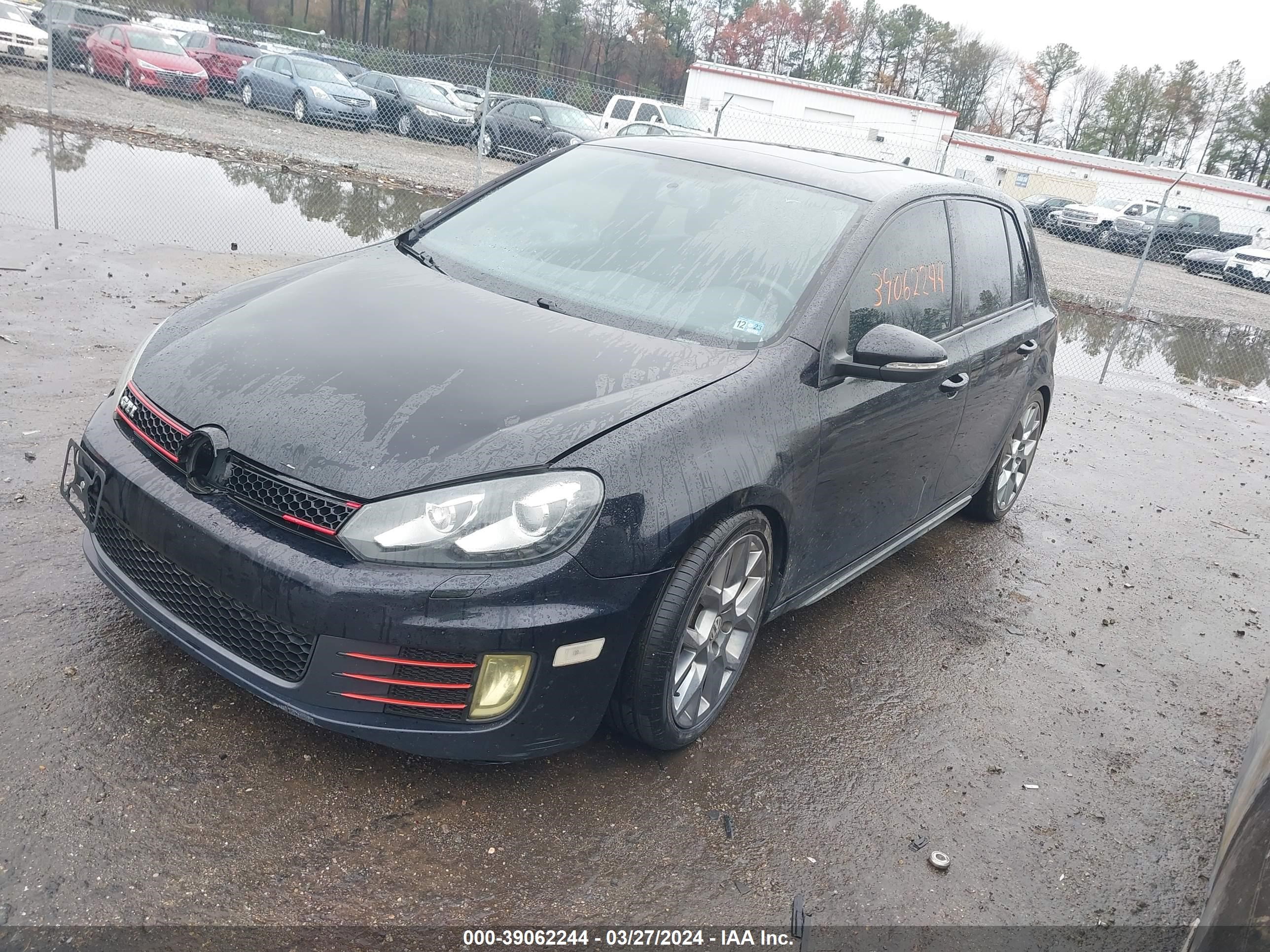 Photo 1 VIN: WVWHV7AJ2DW133334 - VOLKSWAGEN GTI 