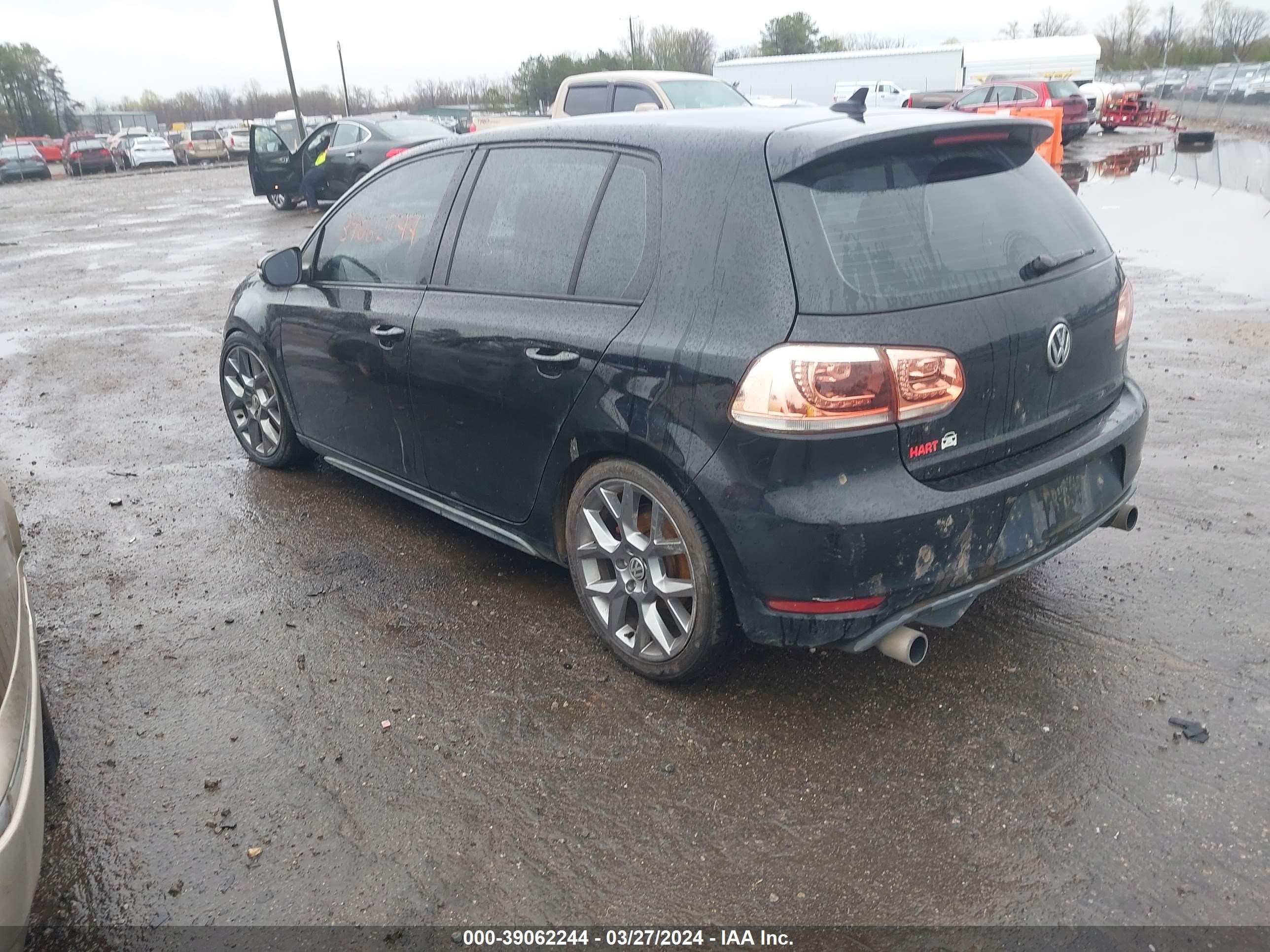 Photo 2 VIN: WVWHV7AJ2DW133334 - VOLKSWAGEN GTI 