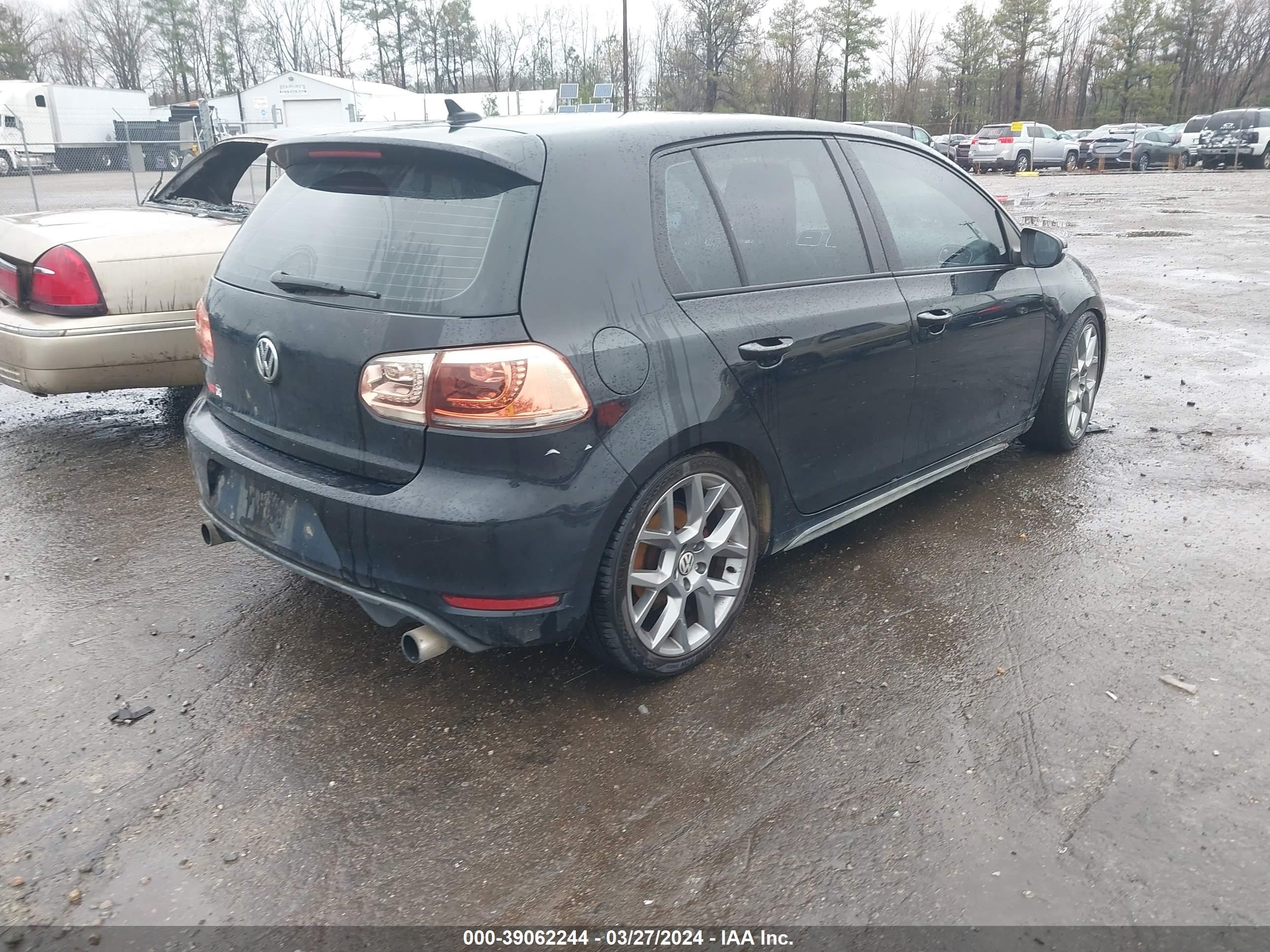 Photo 3 VIN: WVWHV7AJ2DW133334 - VOLKSWAGEN GTI 