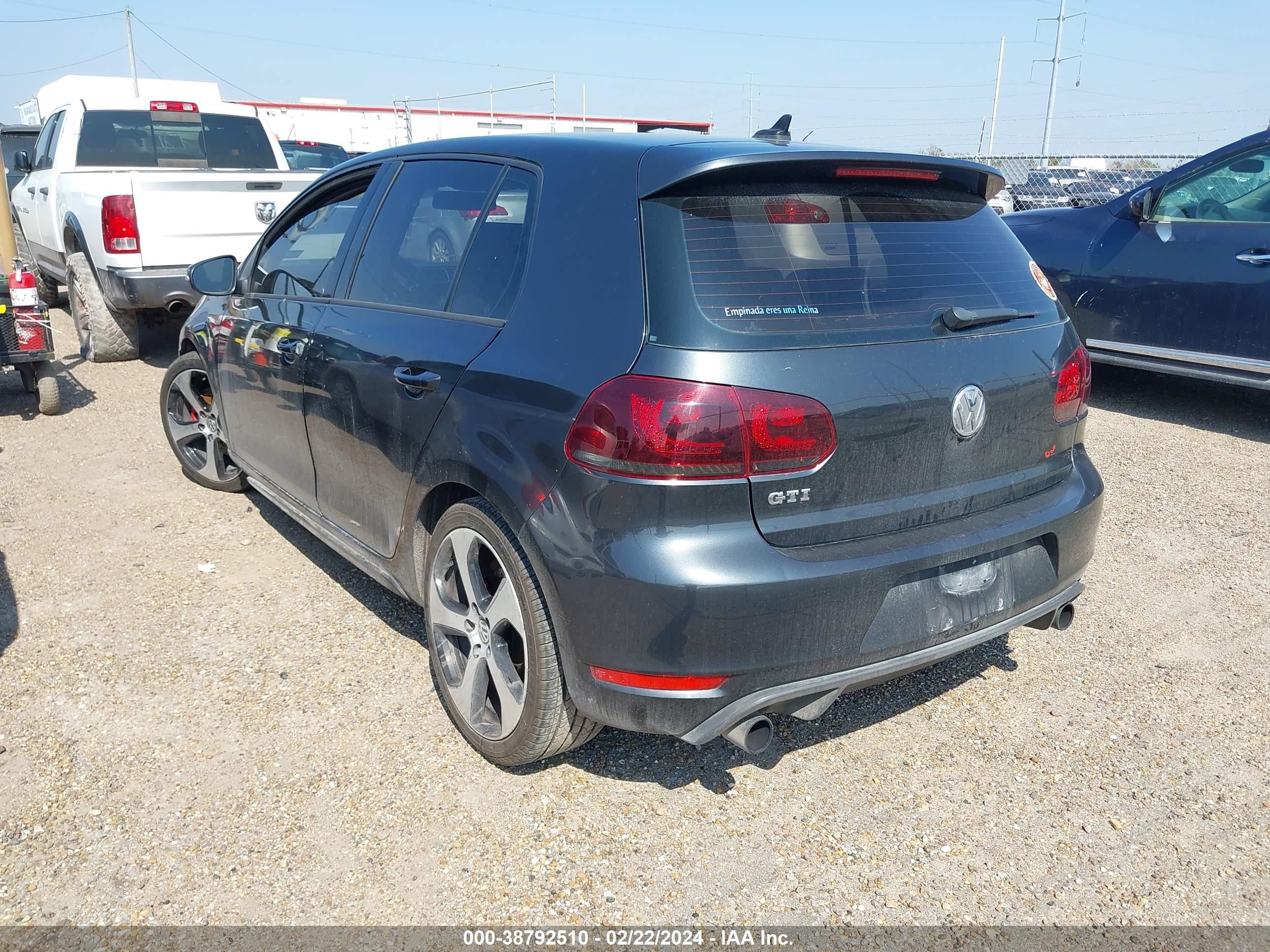 Photo 2 VIN: WVWHV7AJ7AW371031 - VOLKSWAGEN GTI 