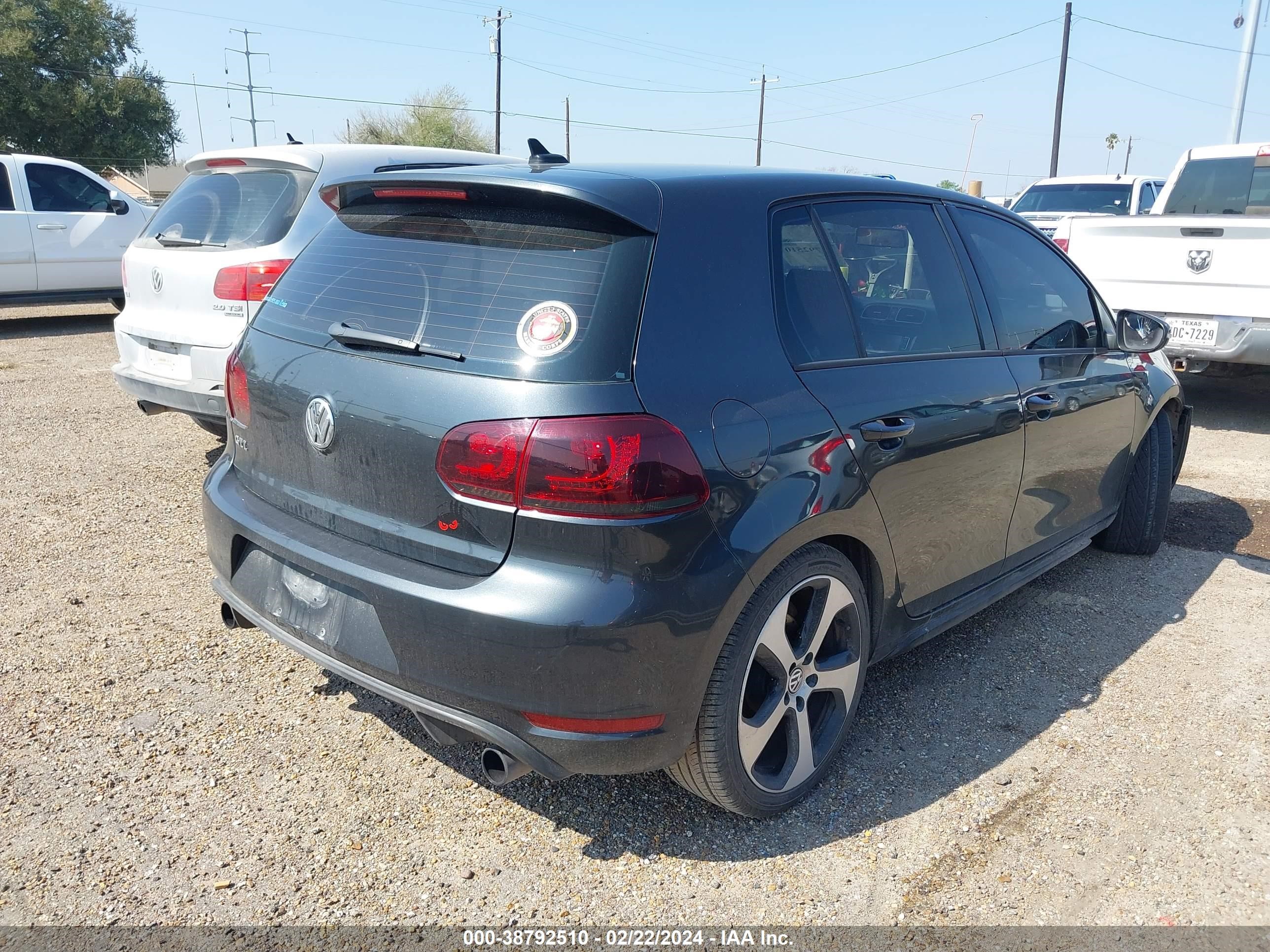 Photo 3 VIN: WVWHV7AJ7AW371031 - VOLKSWAGEN GTI 