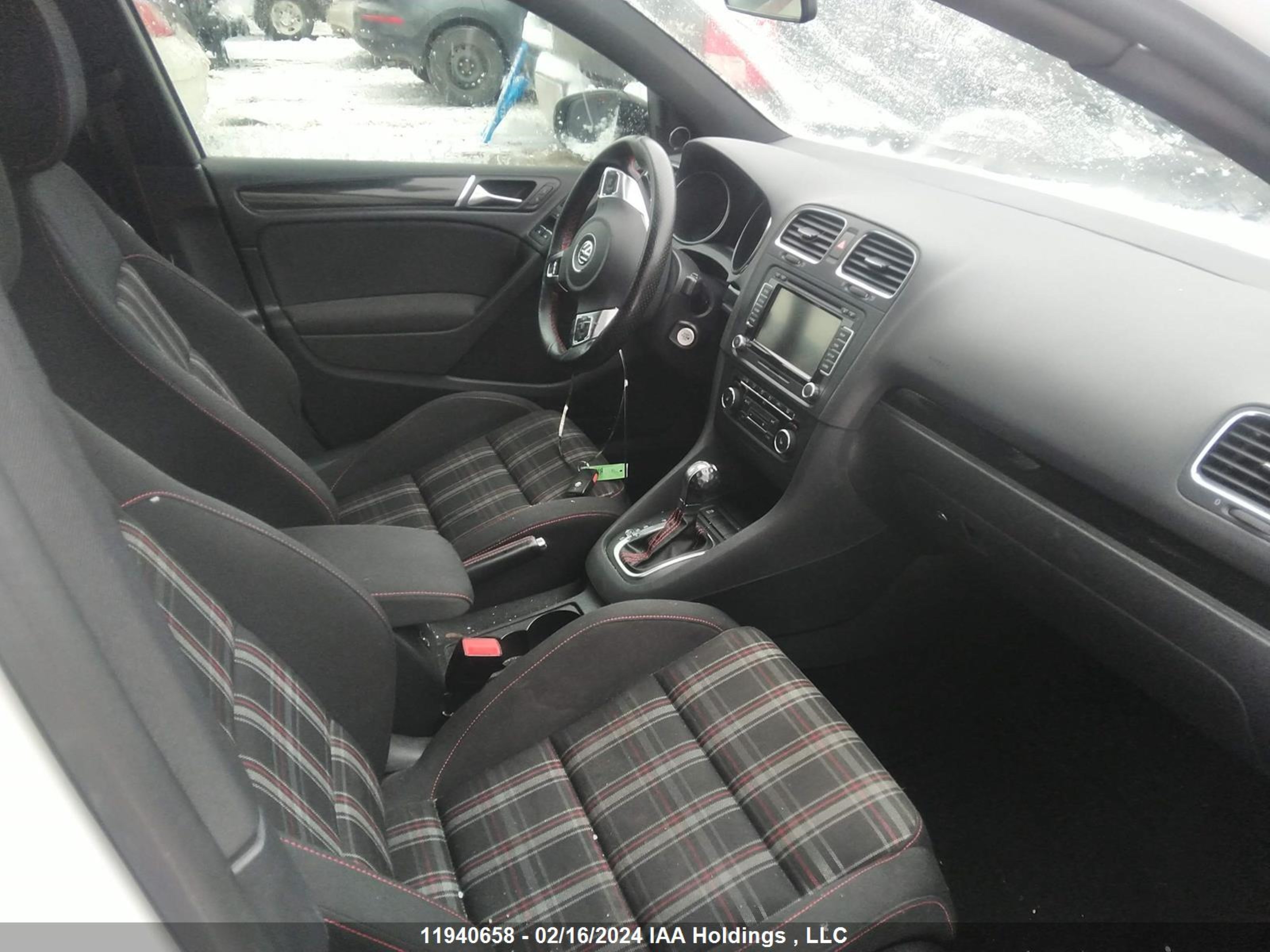 Photo 4 VIN: WVWHV7AJ7DW129960 - VOLKSWAGEN GTI 