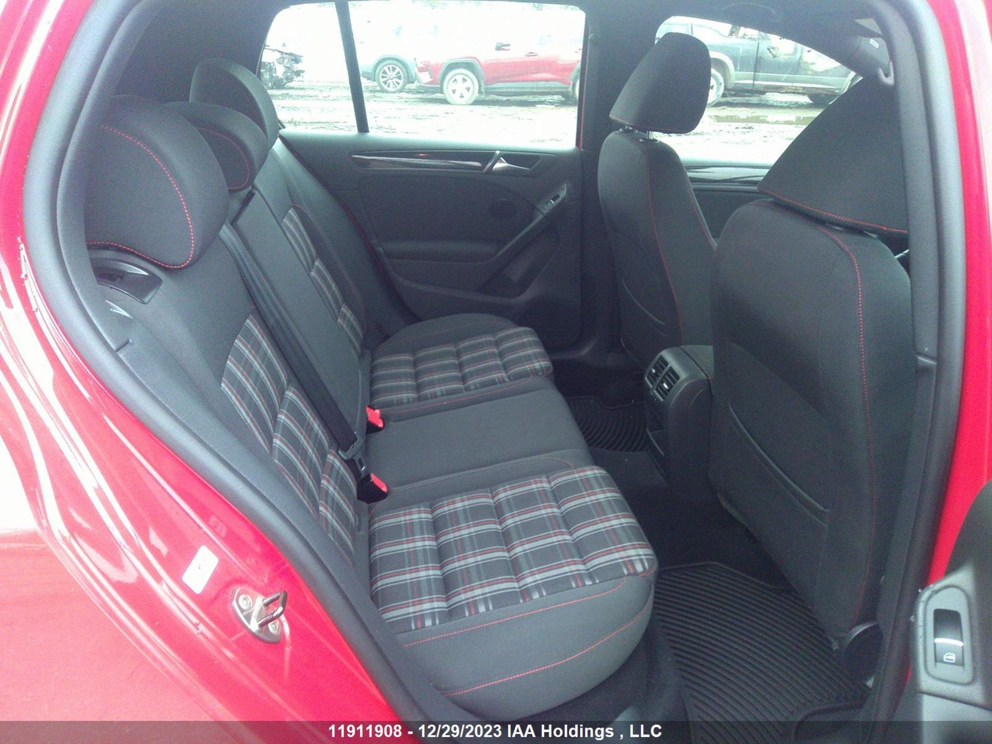 Photo 7 VIN: WVWHV7AJ8CW045886 - VOLKSWAGEN GTI 