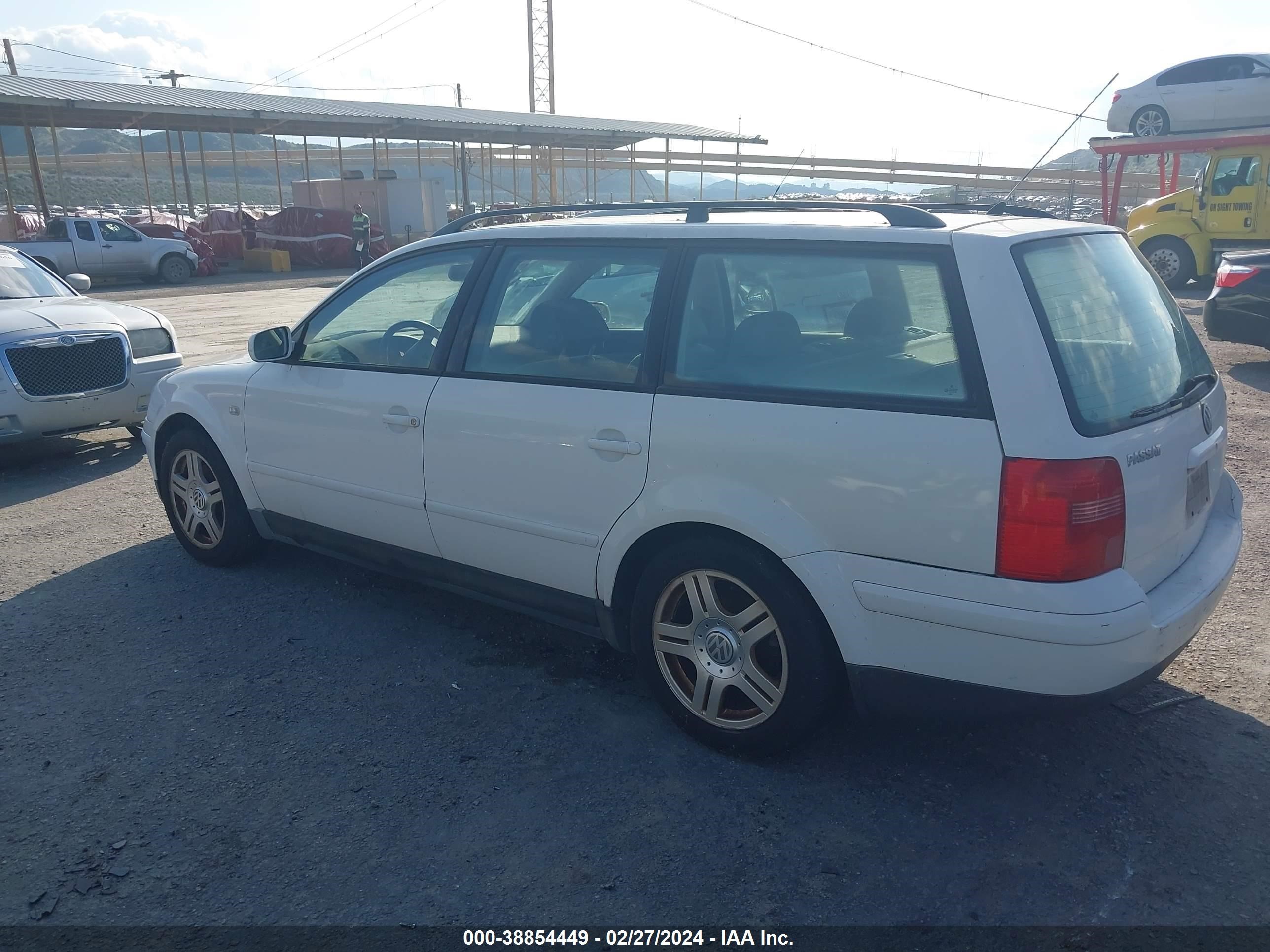 Photo 2 VIN: WVWJH63B11E037883 - VOLKSWAGEN PASSAT 