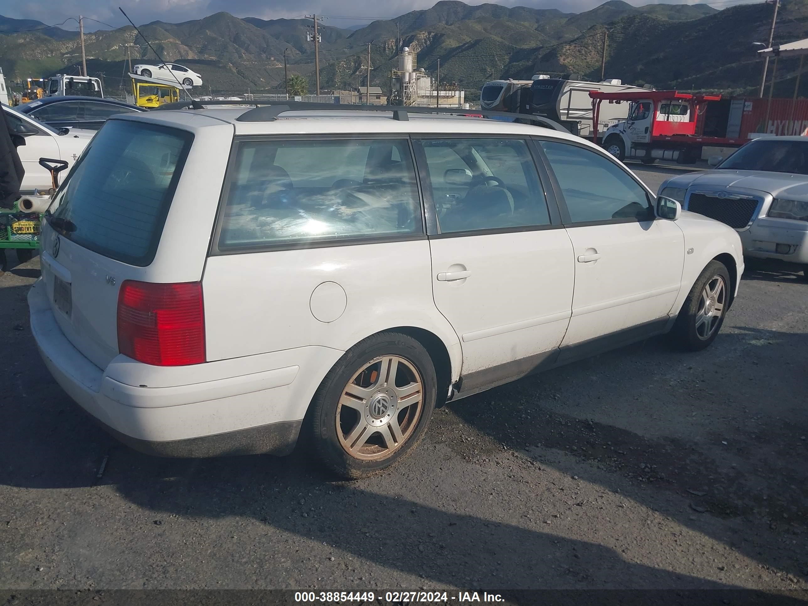 Photo 3 VIN: WVWJH63B11E037883 - VOLKSWAGEN PASSAT 