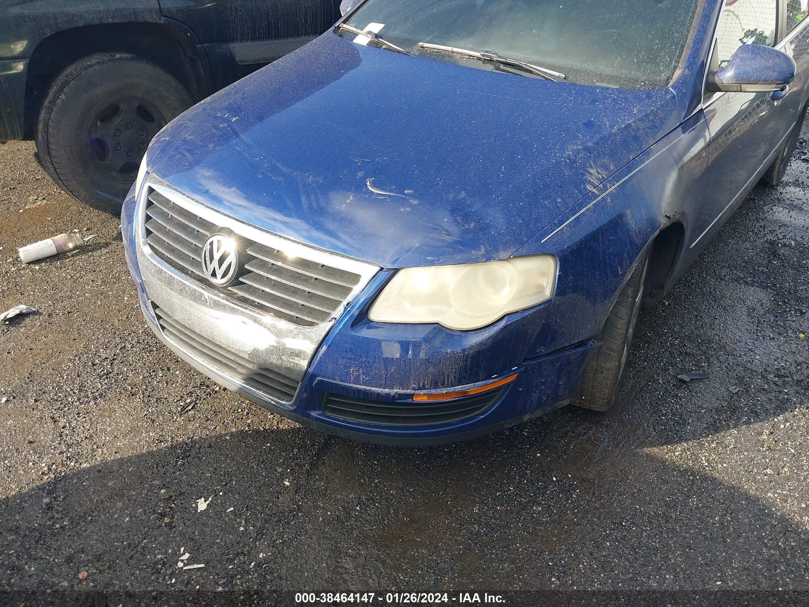 Photo 5 VIN: WVWJK73C88E107115 - VOLKSWAGEN PASSAT 