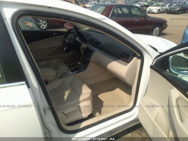 Photo 4 VIN: WVWJK7AN1AE162810 - VOLKSWAGEN PASSAT SEDAN 