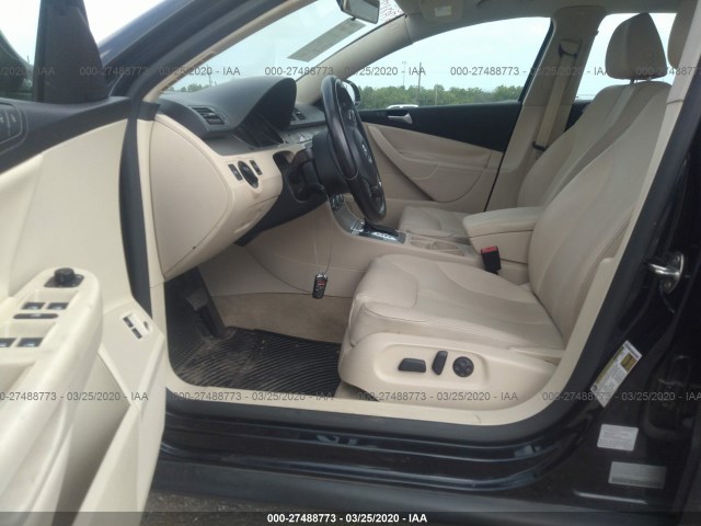 Photo 4 VIN: WVWJK7AN6AE124571 - VOLKSWAGEN PASSAT SEDAN 